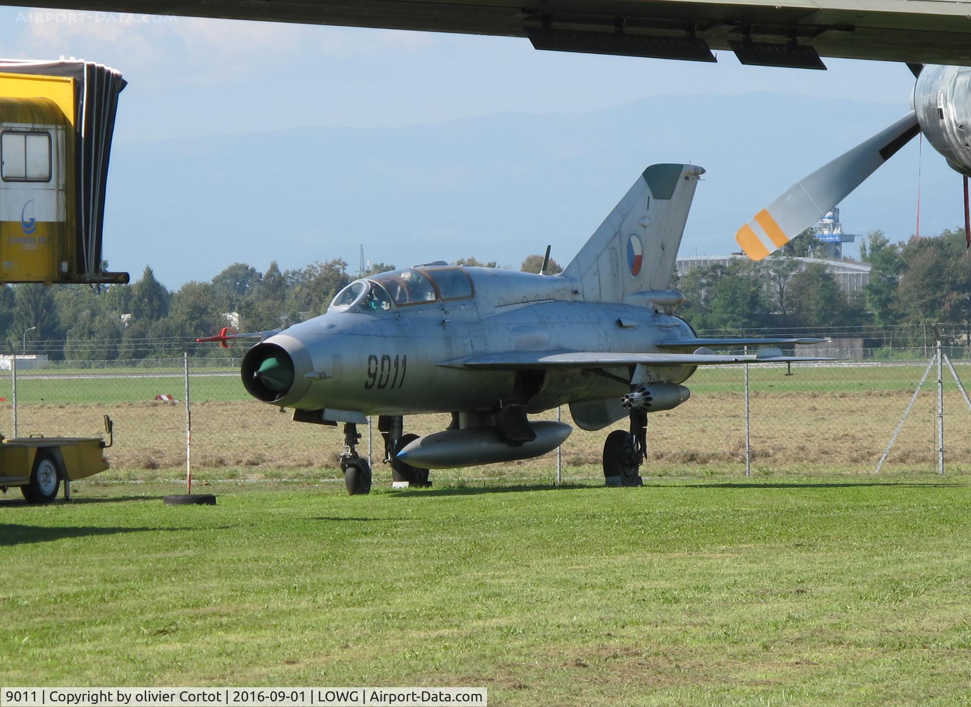 9011, 1973 Mikoyan-Gurevich MiG-21UM C/N 516909011, Graz aviation museum