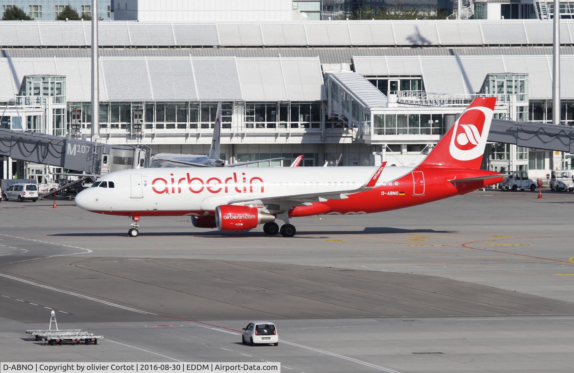 D-ABNO, 2015 Airbus A320-214 C/N 6831, taxiing at munich airport