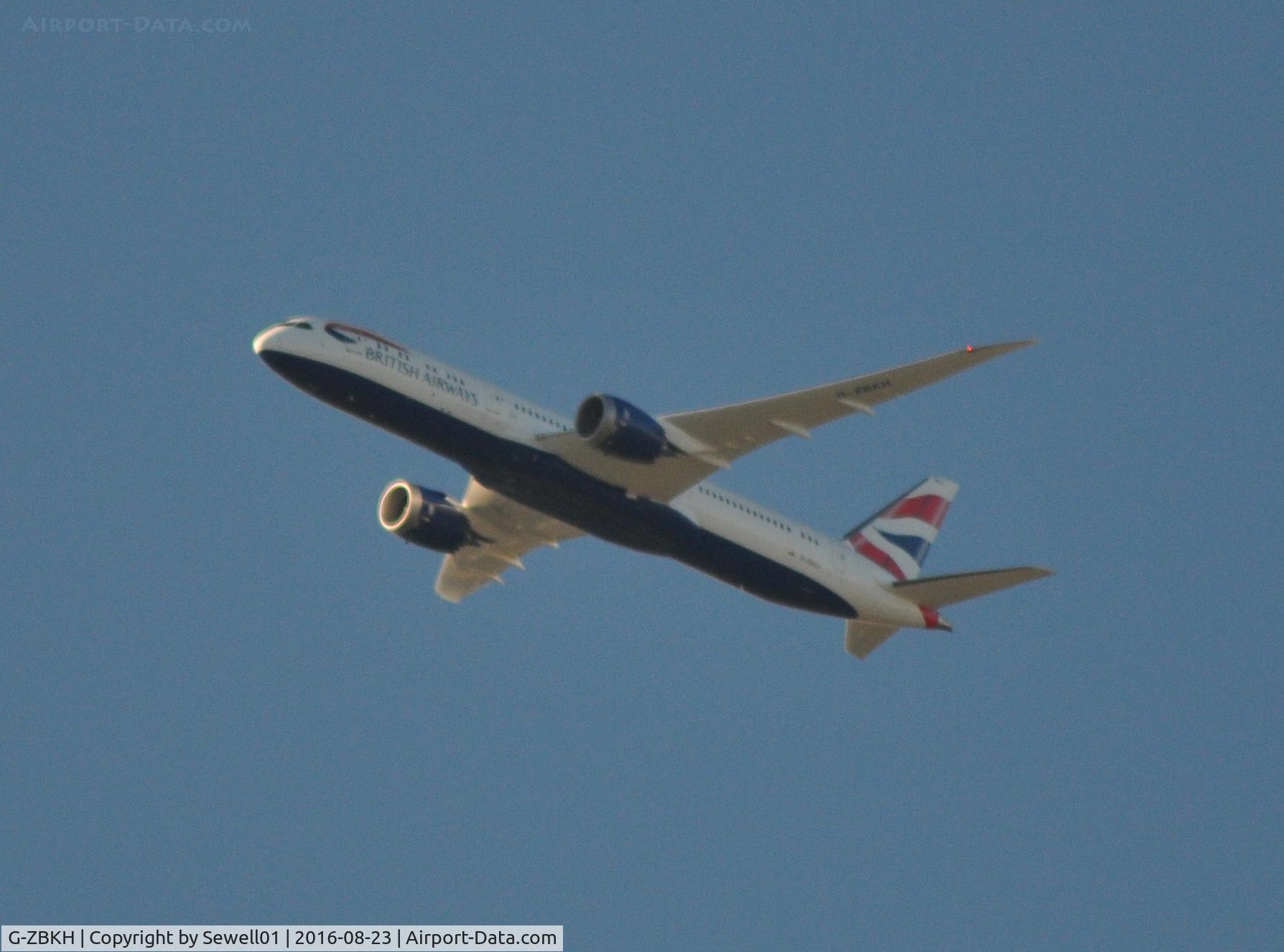 G-ZBKH, 2016 Boeing 787-9 Dreamliner C/N 38624, Overhead Walton-on-Thames