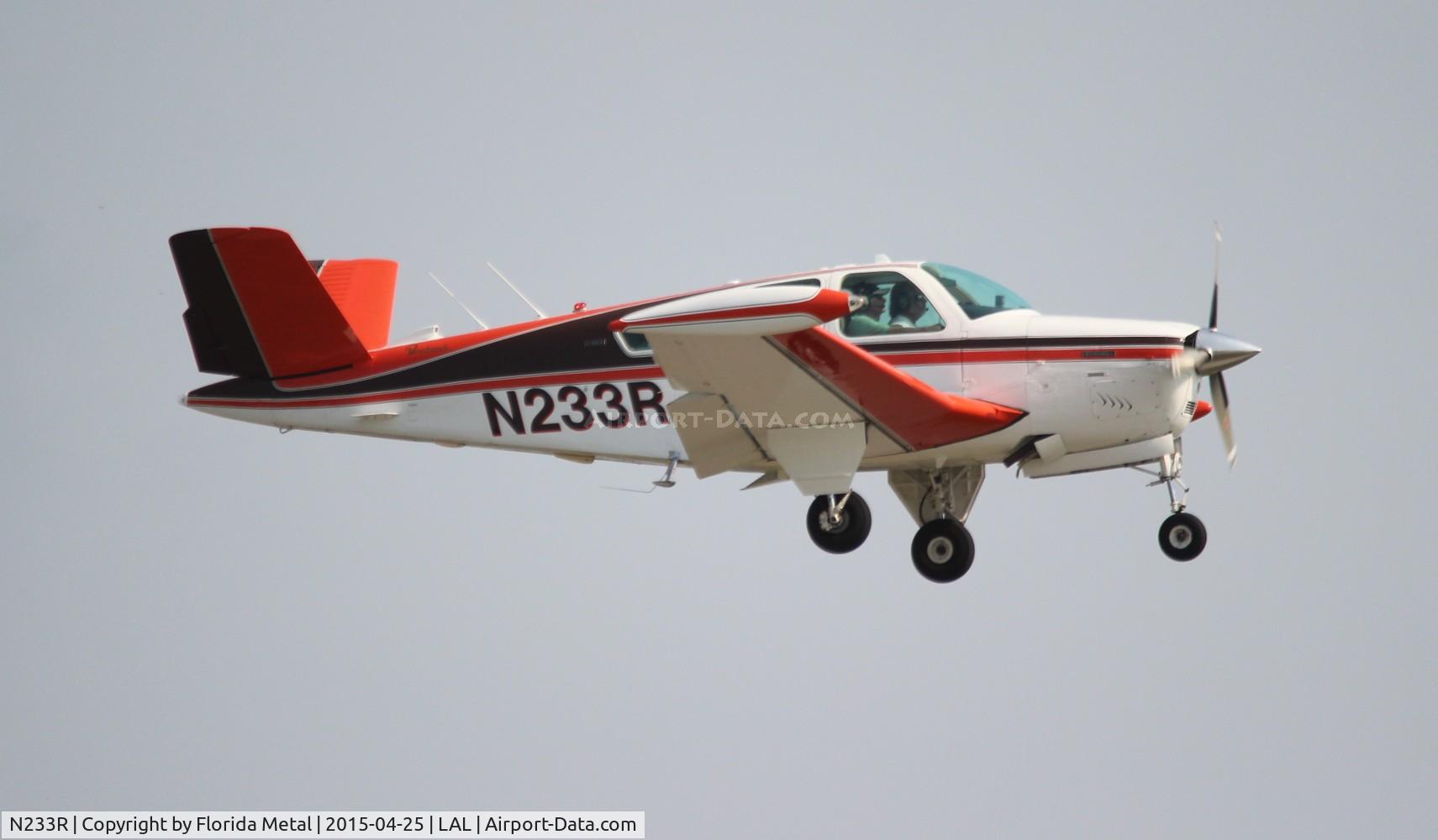 N233R, 1975 Beech V35B Bonanza C/N D9811, Beech V35B