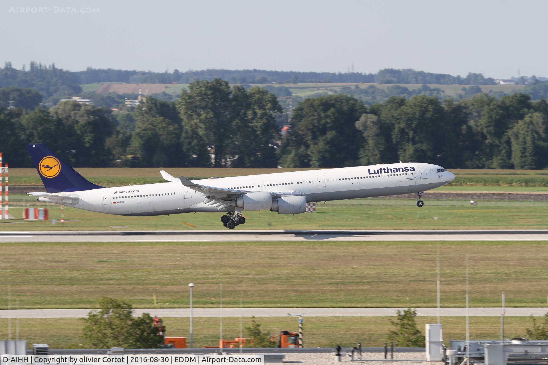 D-AIHH, 2004 Airbus A340-642 C/N 566, landing at munich airport