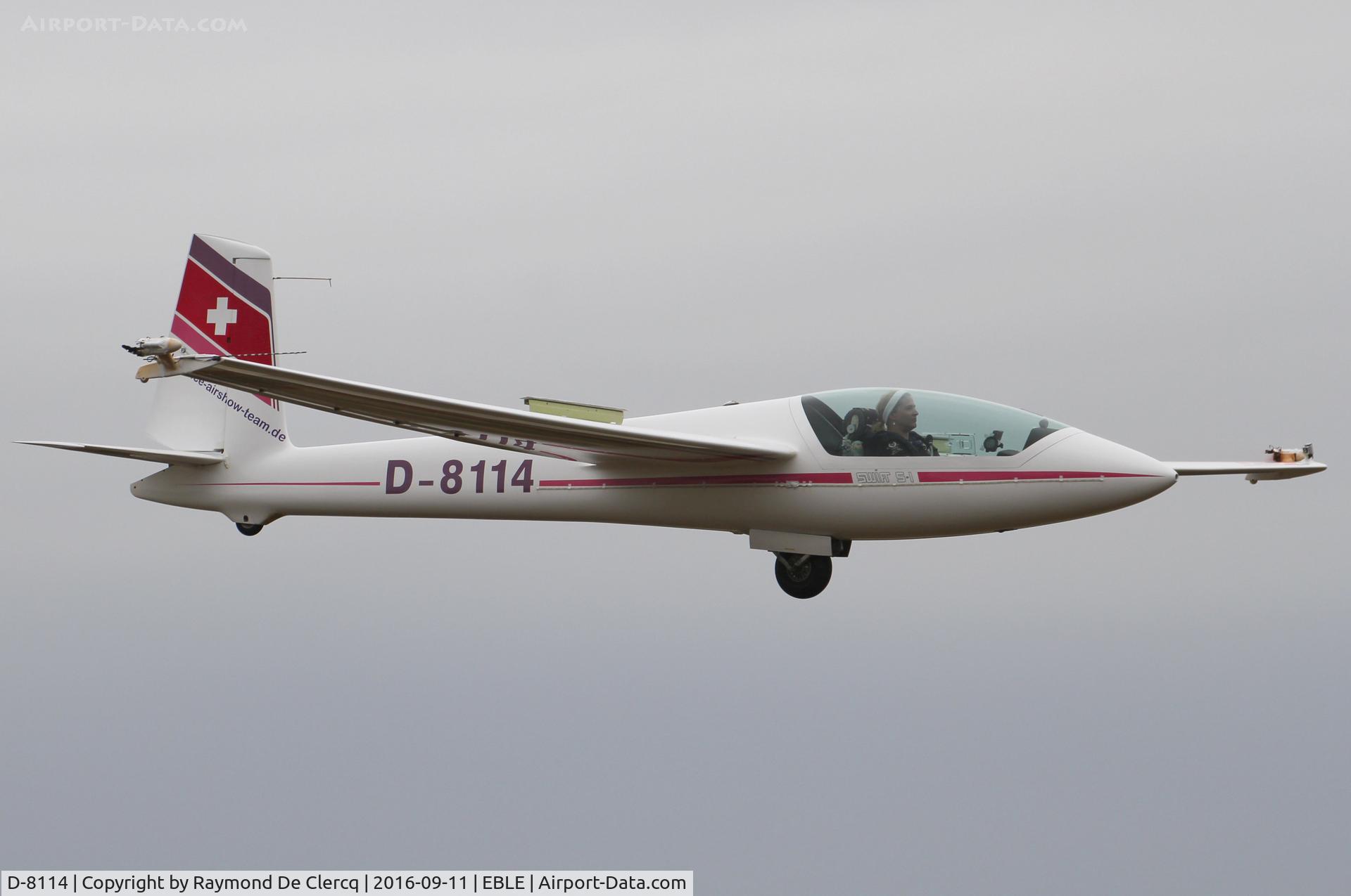 D-8114, Marganski Swift S-1 C/N 109, Landing after her display at the Sanicole airshow 2016.