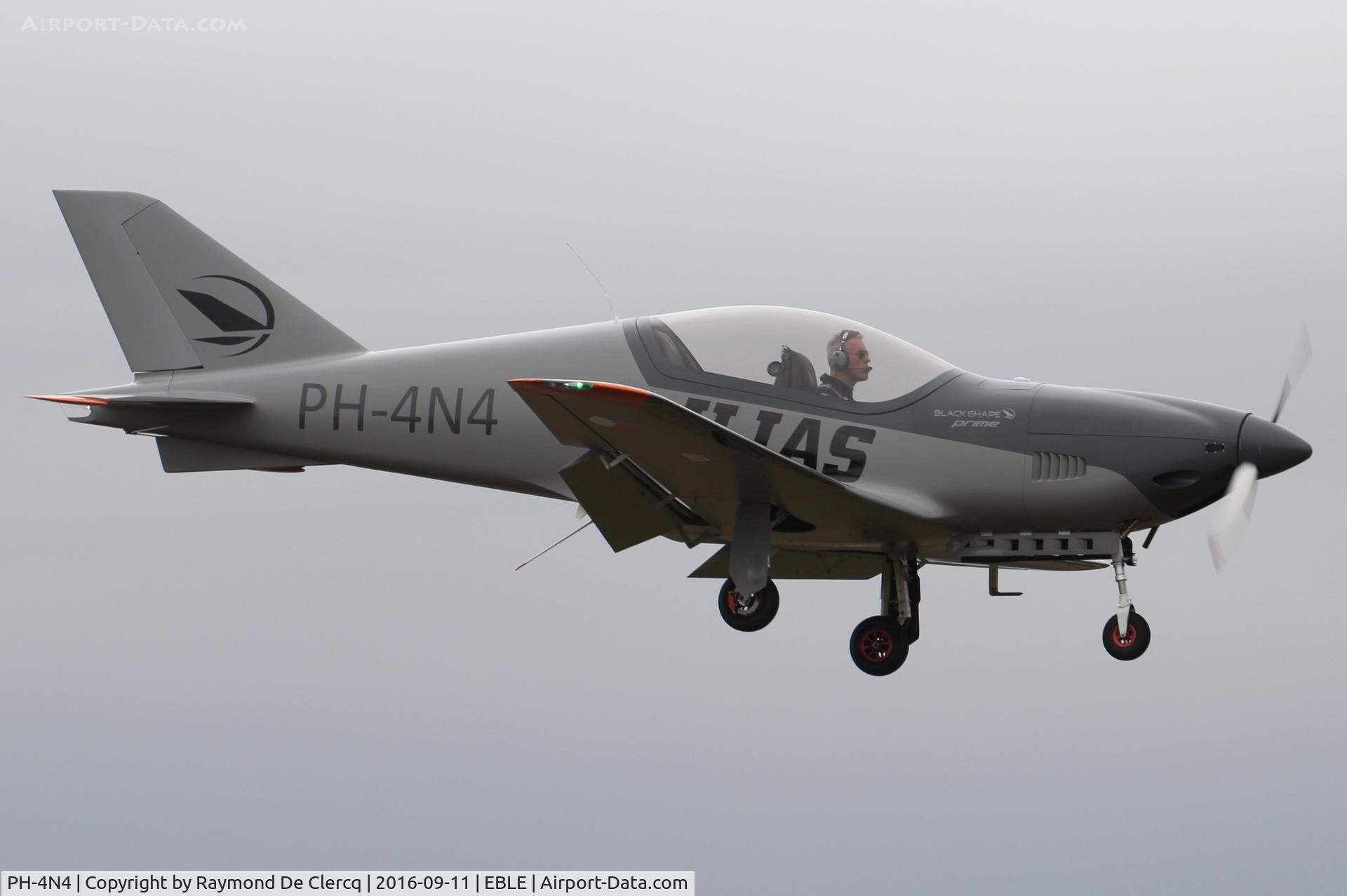 PH-4N4, Blackshape Prime C/N BPU-031, Landing at the Sanicole airshow 2016.