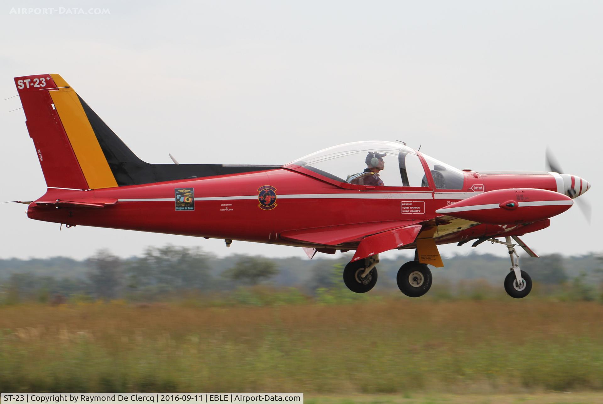 ST-23, SIAI-Marchetti SF-260M C/N 10-23, Sanicole airshow 2016.