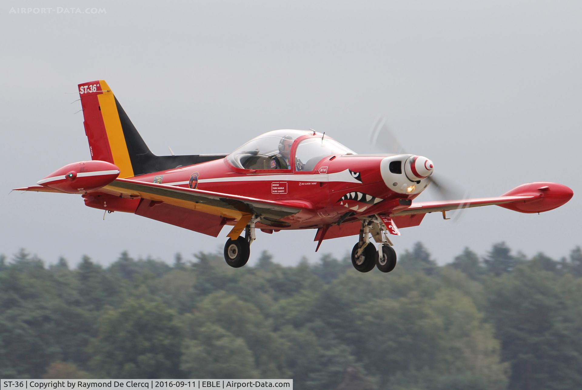 ST-36, SIAI-Marchetti SF-260M C/N 10-36, Sanicole airshow 2016.