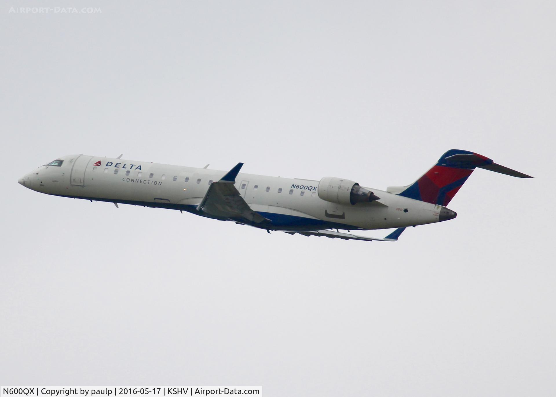 N600QX, 2001 Bombardier CRJ-701 (CL-600-2C10) Regional Jet C/N 10005, At Shreveport Regional.