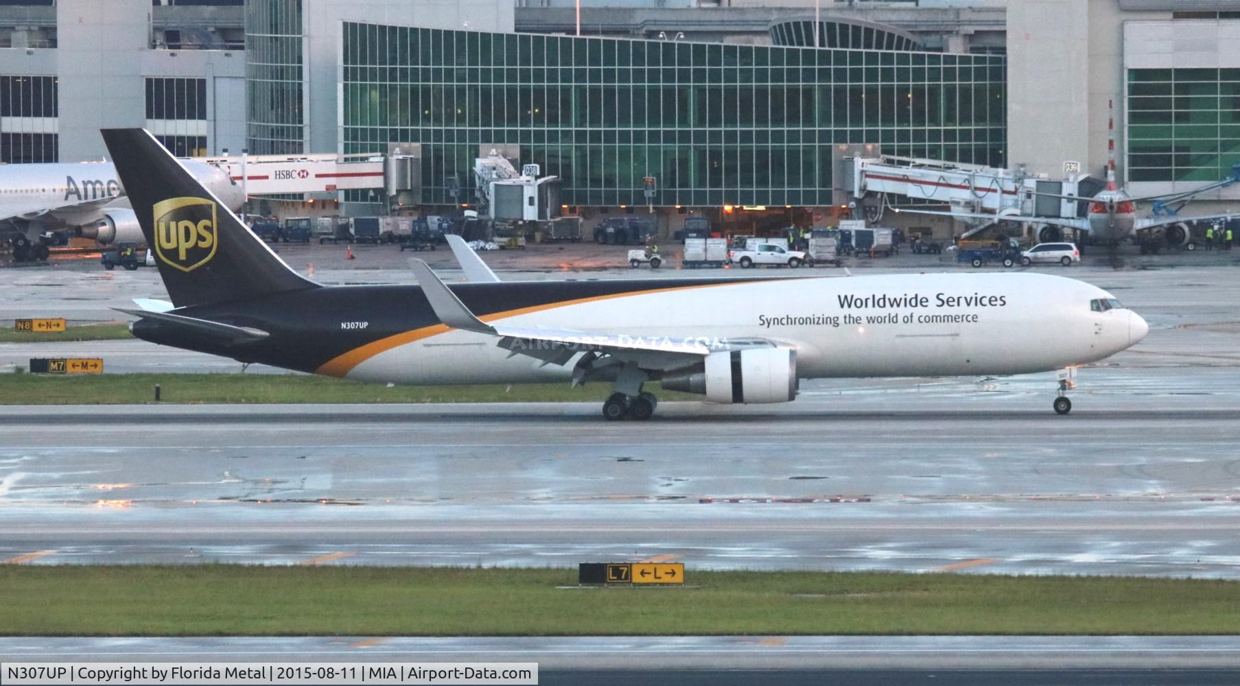 N307UP, 1996 Boeing 767-34AF C/N 27760, UPS 767-300