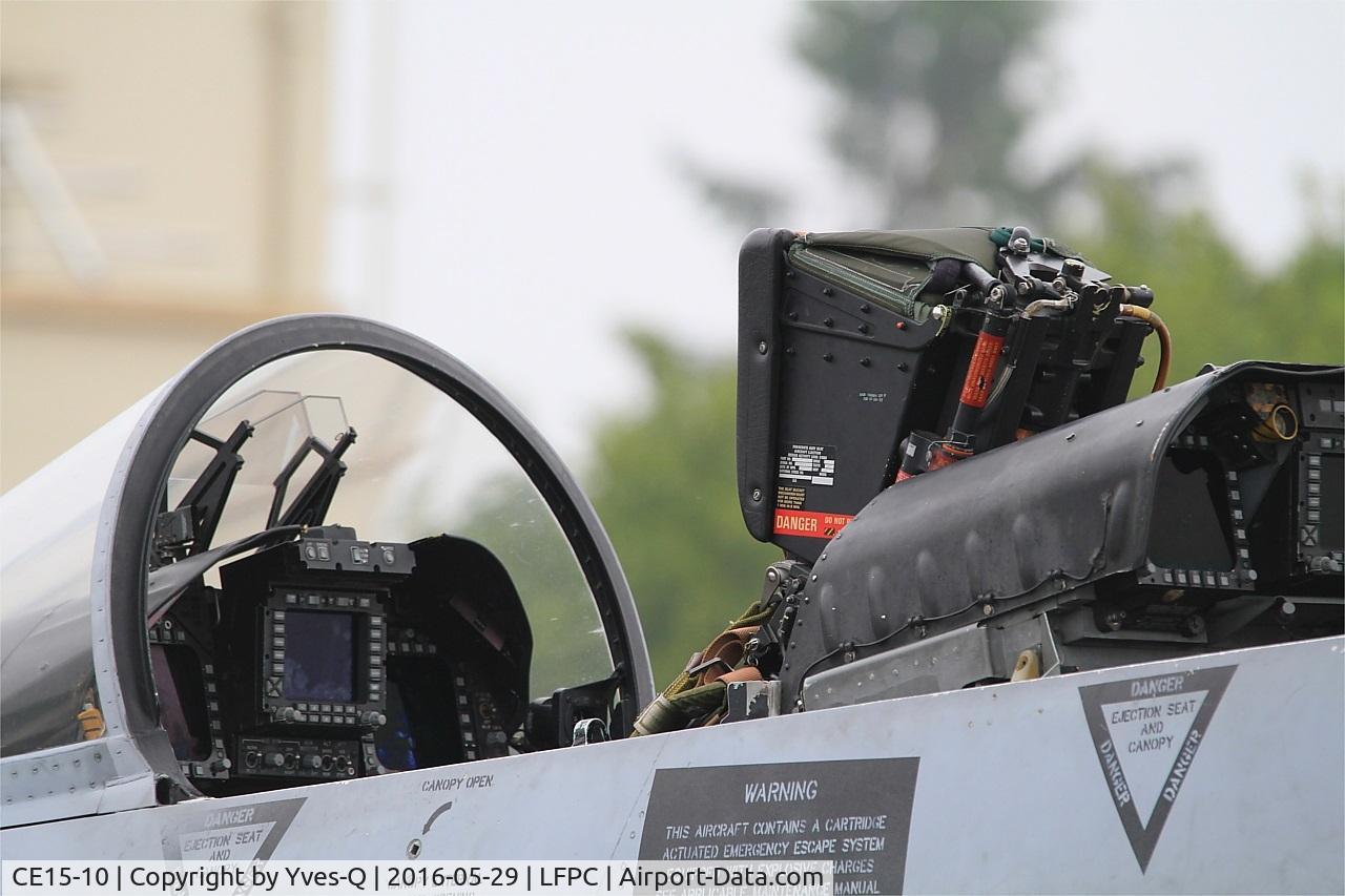 CE15-10, McDonnell Douglas EF-18BM Hornet C/N 0523/B089, Spanish Air Force McDonnell Douglas EF-18BM Hornet, Close view of cockpit, Creil Air Base 110 (LFPC-CSF) Open day 2016