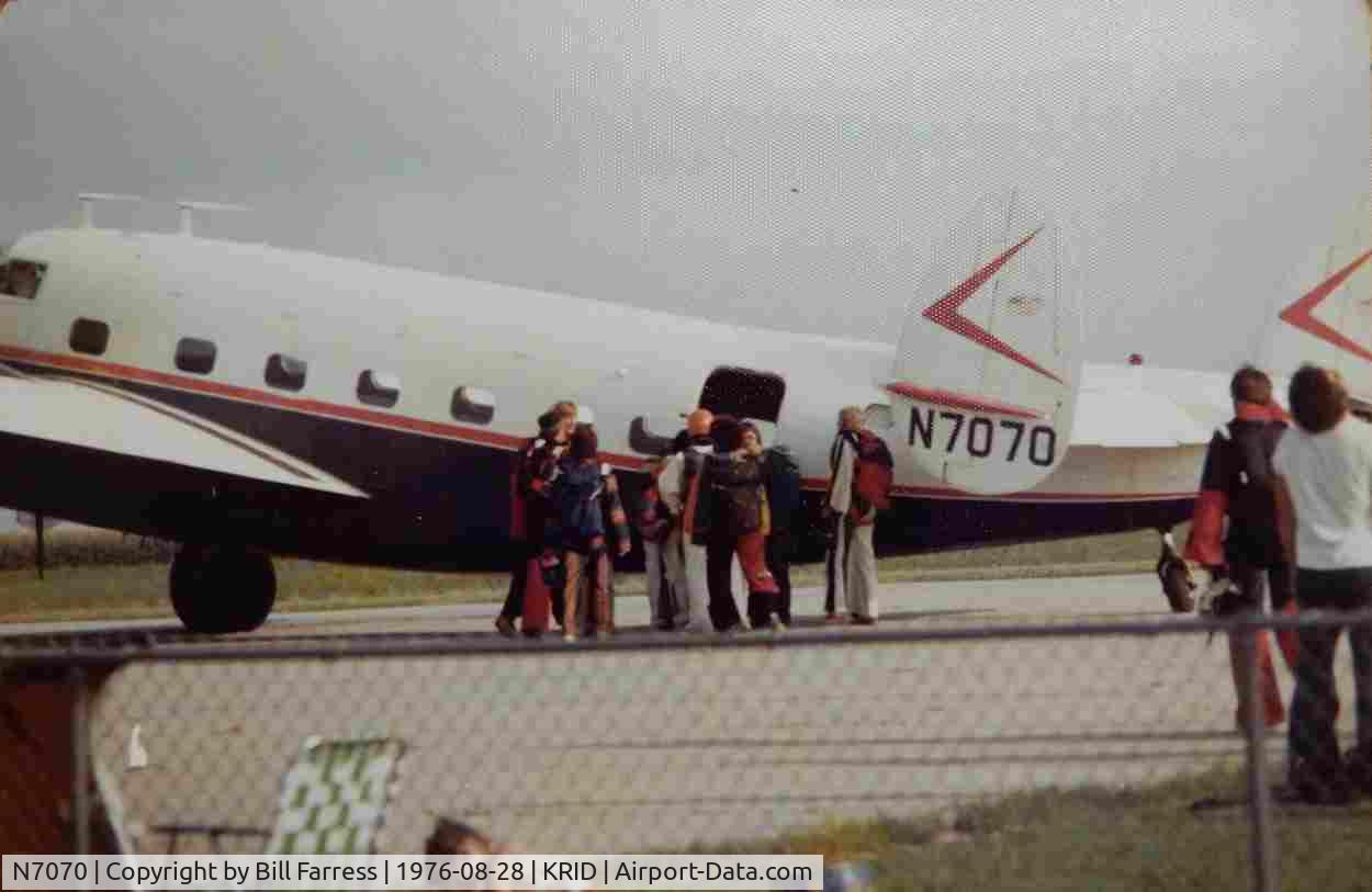 N7070, 1943 Lockheed 18-56 Lodestar C/N 2362, Carrying skydivers at Richmond Indiana