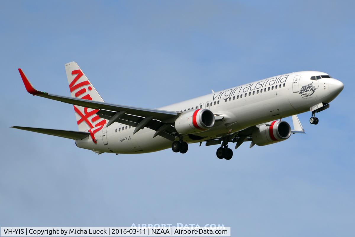 VH-YIS, 2012 Boeing 737-8FE C/N 39926, At Auckland