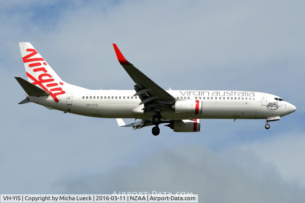 VH-YIS, 2012 Boeing 737-8FE C/N 39926, At Auckland