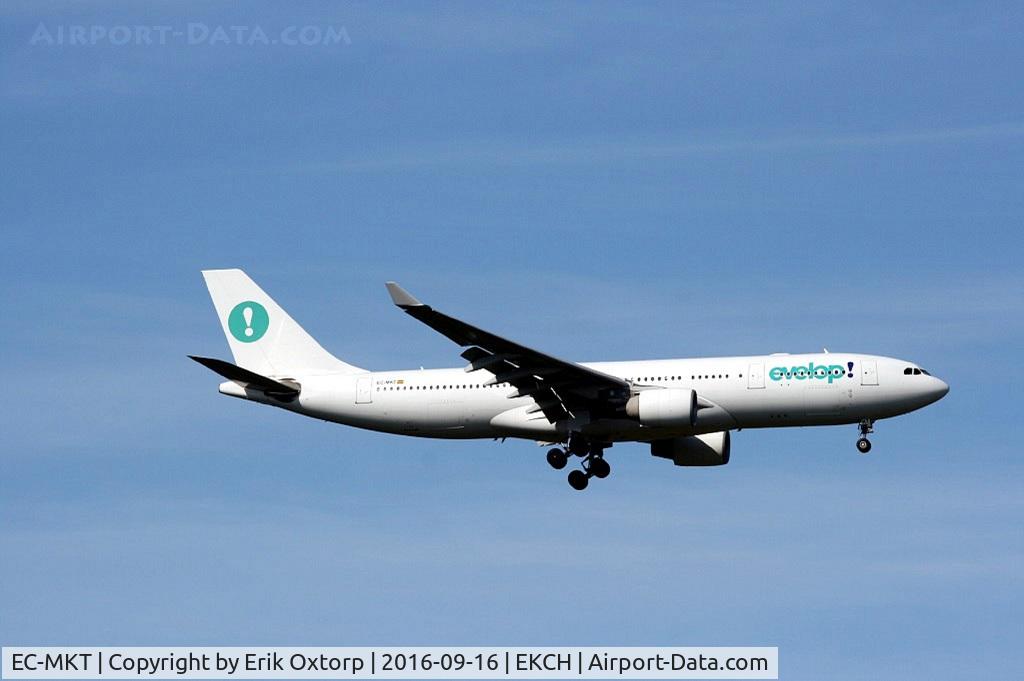 EC-MKT, 2006 Airbus A330-223 C/N 802, EC-MKT landing rw 04L