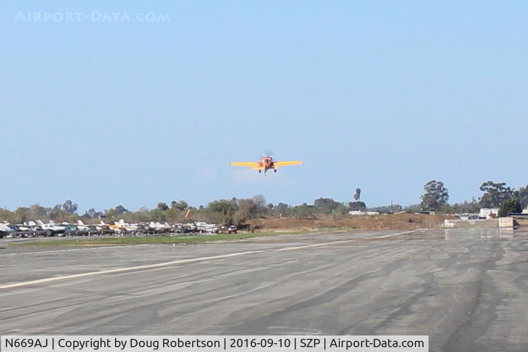 N669AJ, Extra EA-330SC C/N SC001E, Extraflugzeugproduktions EA330/SC, Lycoming IO-540-L1B5 300 Hp, single seat short wing version, customized/modified Experimental class, Note C/N. Takeoff climb Rwy 22
