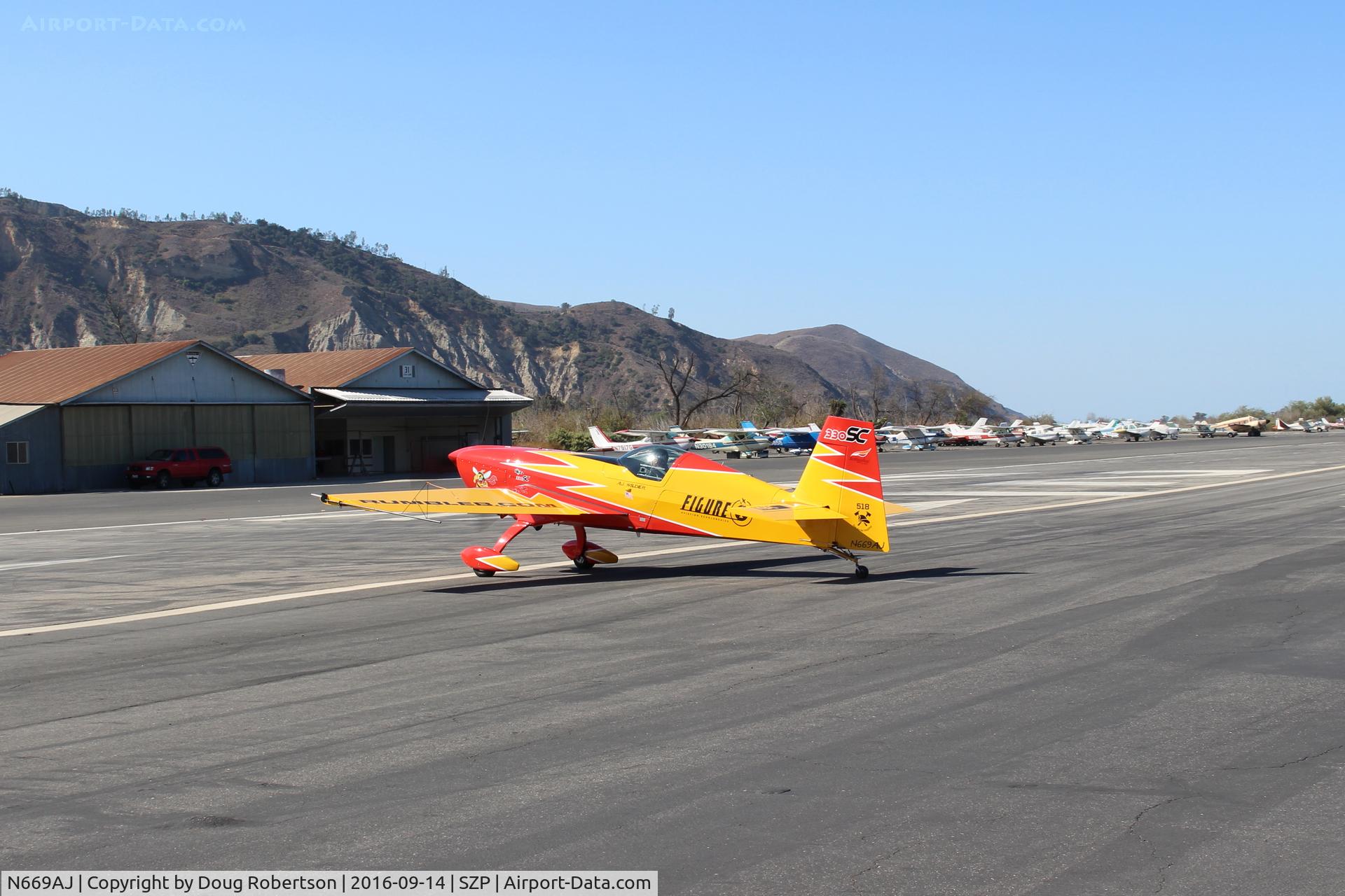 N669AJ, Extra EA-330SC C/N SC001E, Extraflugzeugproduktions EA/330/SC, Lycoming IO-540-L1B5 300 Hp, single seat short wing version, customized/modified Experimental class, note C/N, taking the active