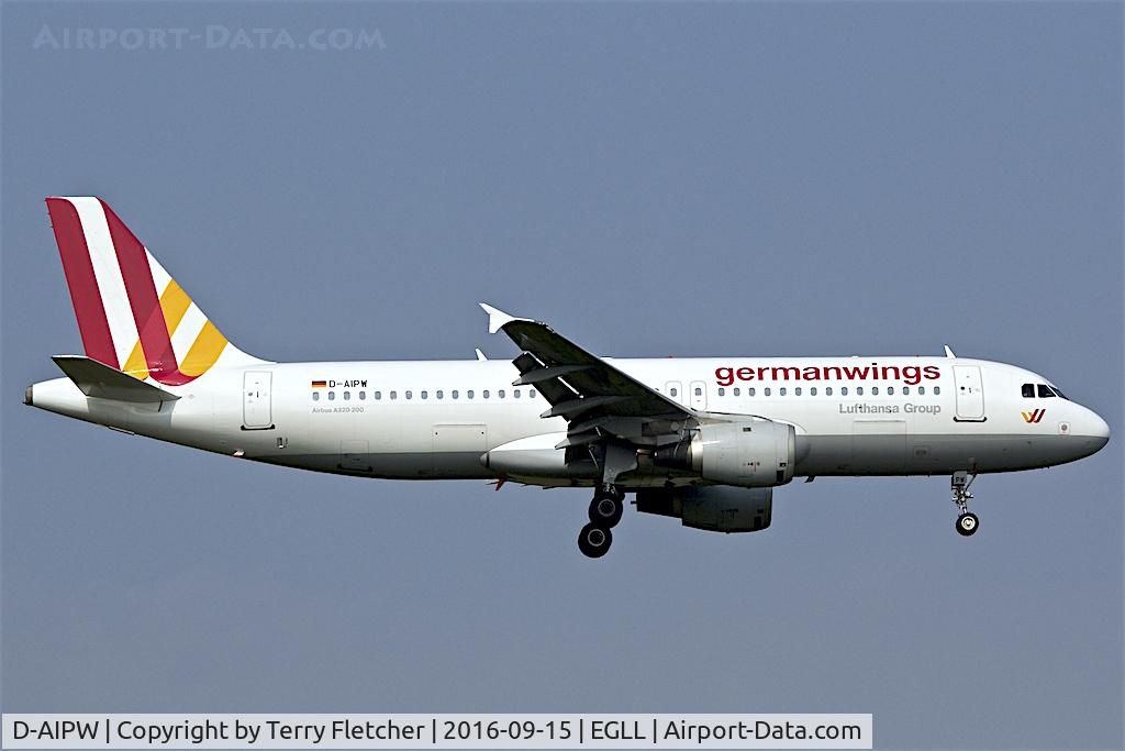 D-AIPW, 1990 Airbus A320-211 C/N 137, On approach to  London Heathrow