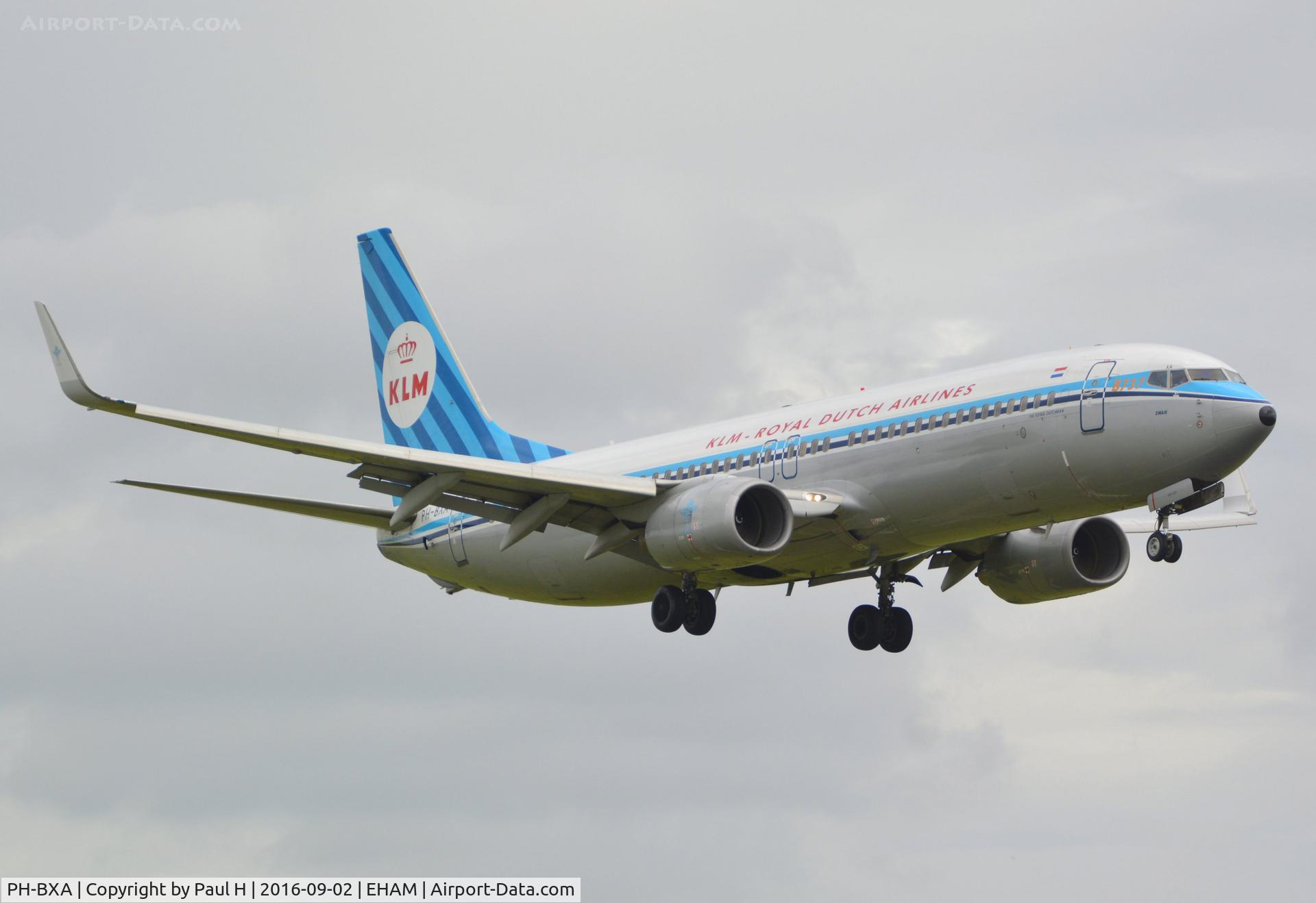 PH-BXA, 1998 Boeing 737-8K2 C/N 29131, KLM Retro-Jet B737 seconds from touching down at the Polderbaan