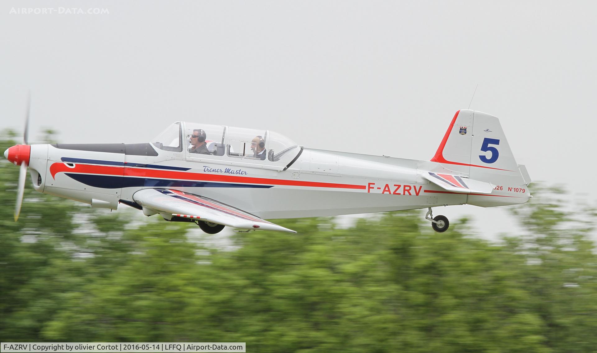 F-AZRV, Zlin Z-526 Trener Master C/N 1079, taking off during Ferté Alais airshow
