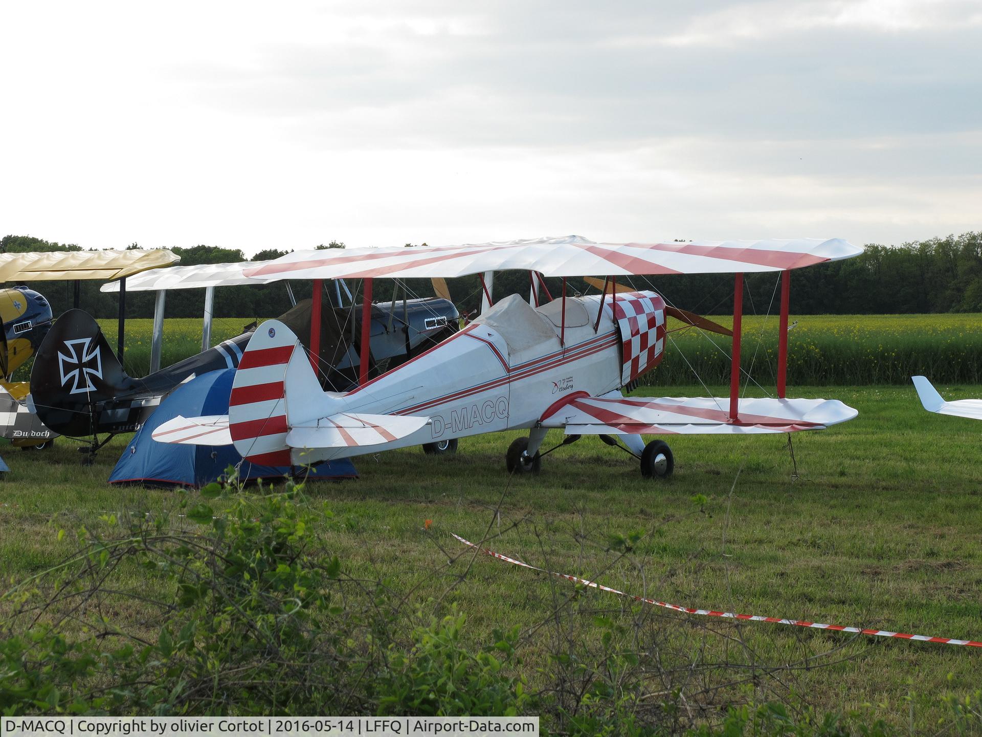 D-MACQ, Platzer Kiebitz 11 C/N 052, visiting the Ferté Alais airshow