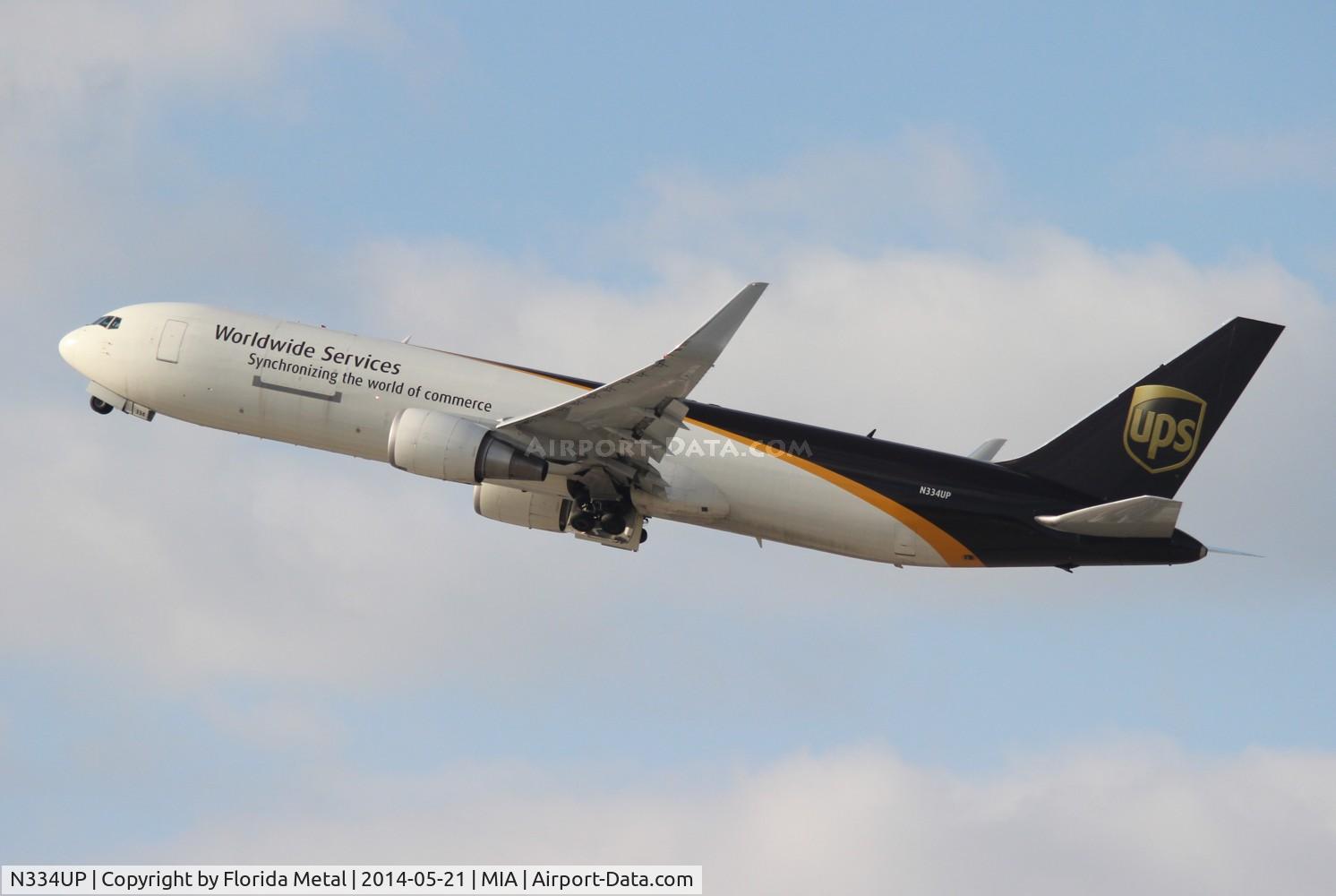 N334UP, 2001 Boeing 767-34AF C/N 32844, UPS 767-300