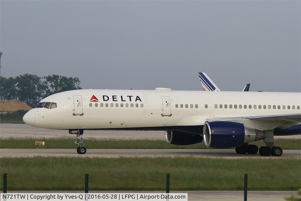 N721TW, 1999 Boeing 757-231 C/N 29954, Boeing 757-231, taxiing, Roissy Charles De Gaulle Airport (LFPG-CDG)