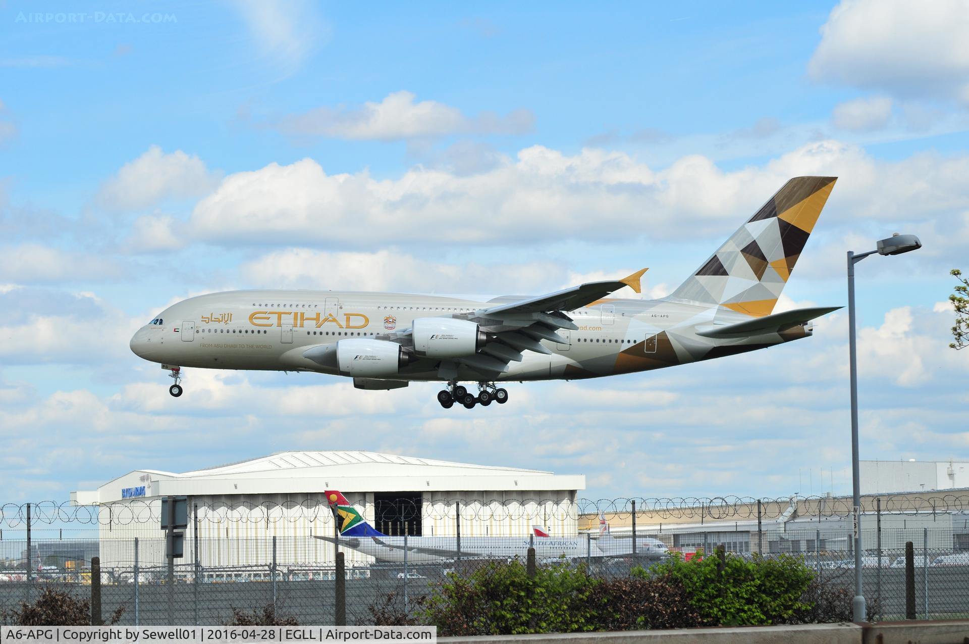 A6-APG, 2015 Airbus A380-861 C/N 198, Landing LHR