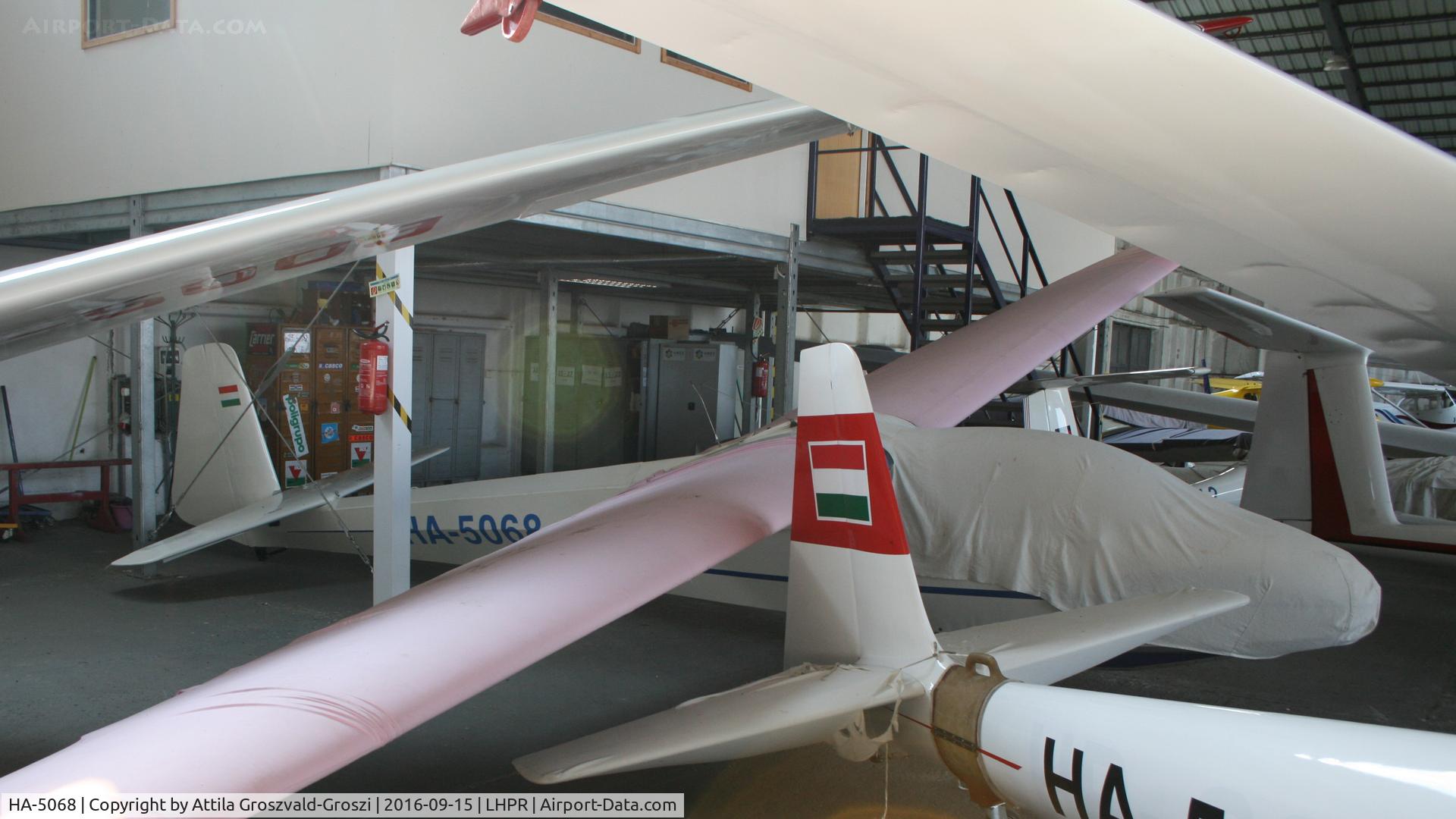 HA-5068, 1958 Schleicher Ka-7 Rhonadler C/N 500, Györ-Pér Airport, Hungary