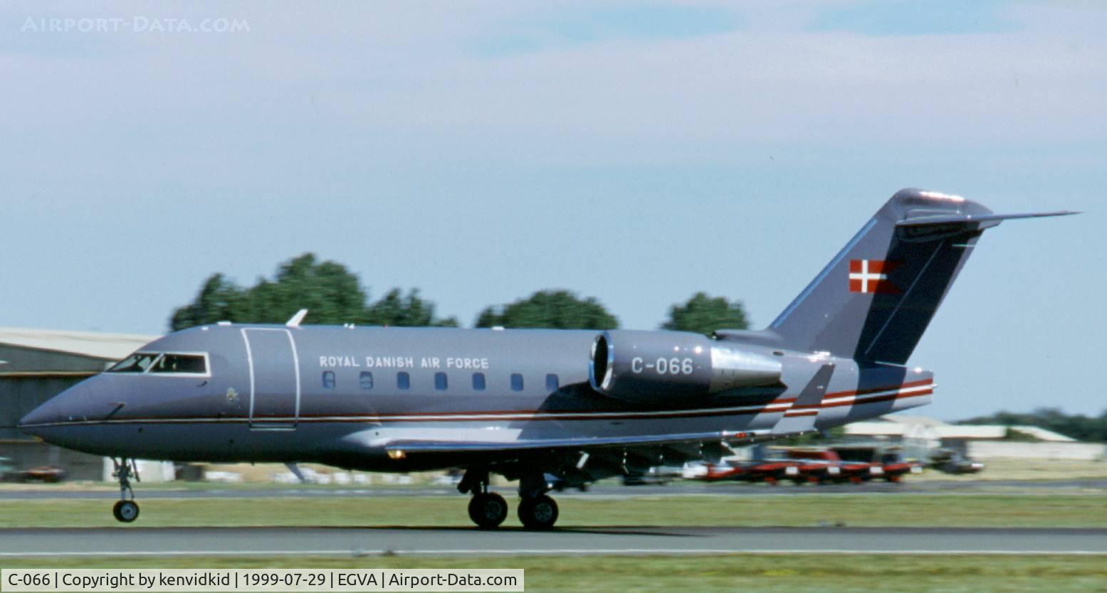 C-066, 1998 Bombardier Challenger 604 (CL-600-2B16) C/N 5366, Arriving at the 1999 RIAT.
