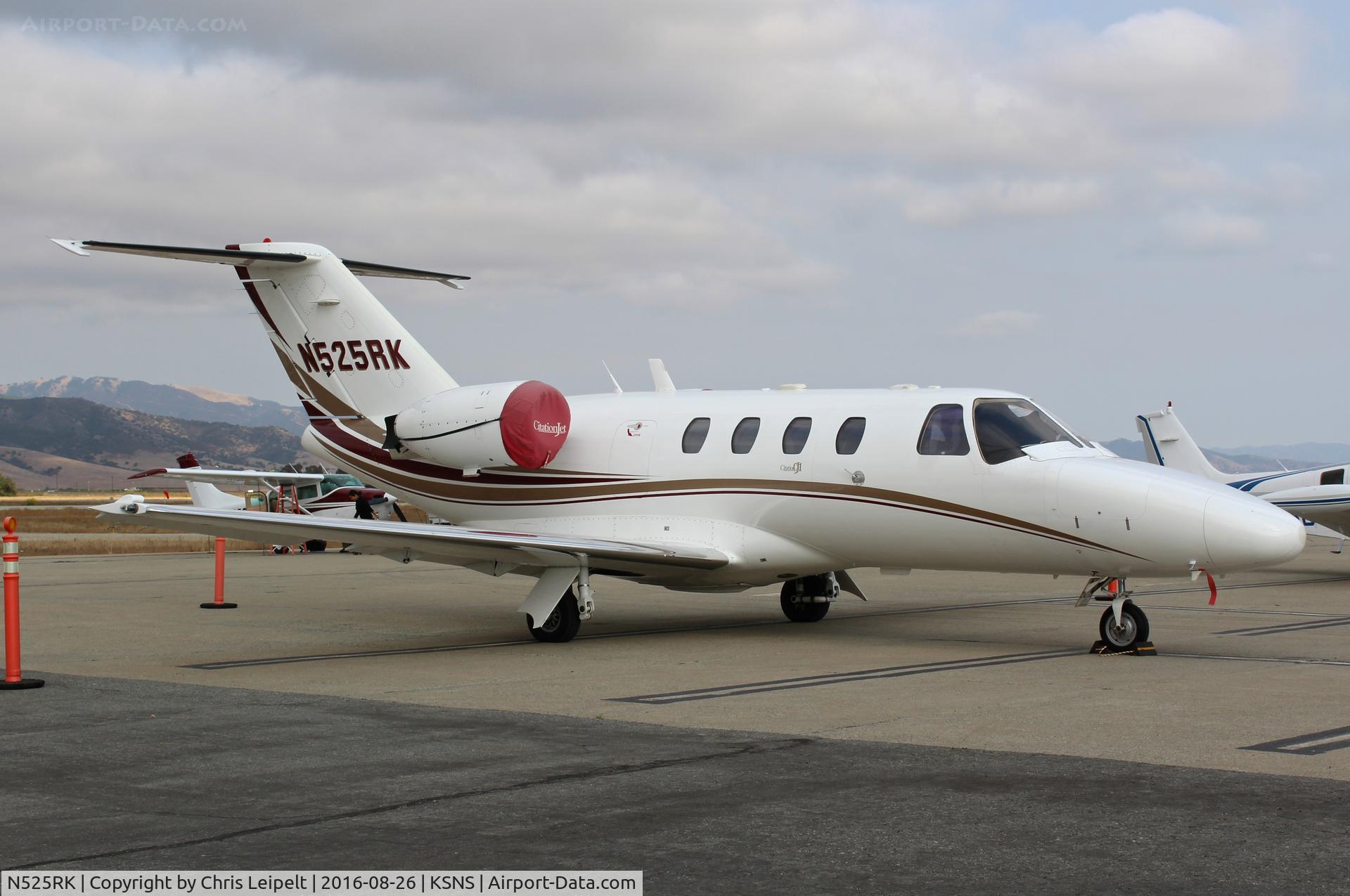 N525RK, 2001 Cessna 525 CitationJet CJ1 C/N 525-0413, Zeus LLC (Salem, OR) 2001 Cessna 525 parked on the transient ramp at Salinas Municipal Airport, CA.