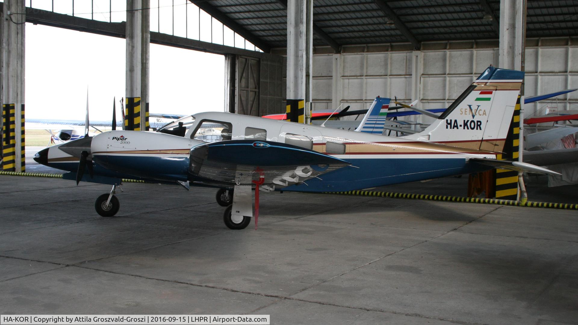 HA-KOR, 2000 Piper PA-34-220T Seneca C/N 3449175, Györ-Pér Airport, Hungary