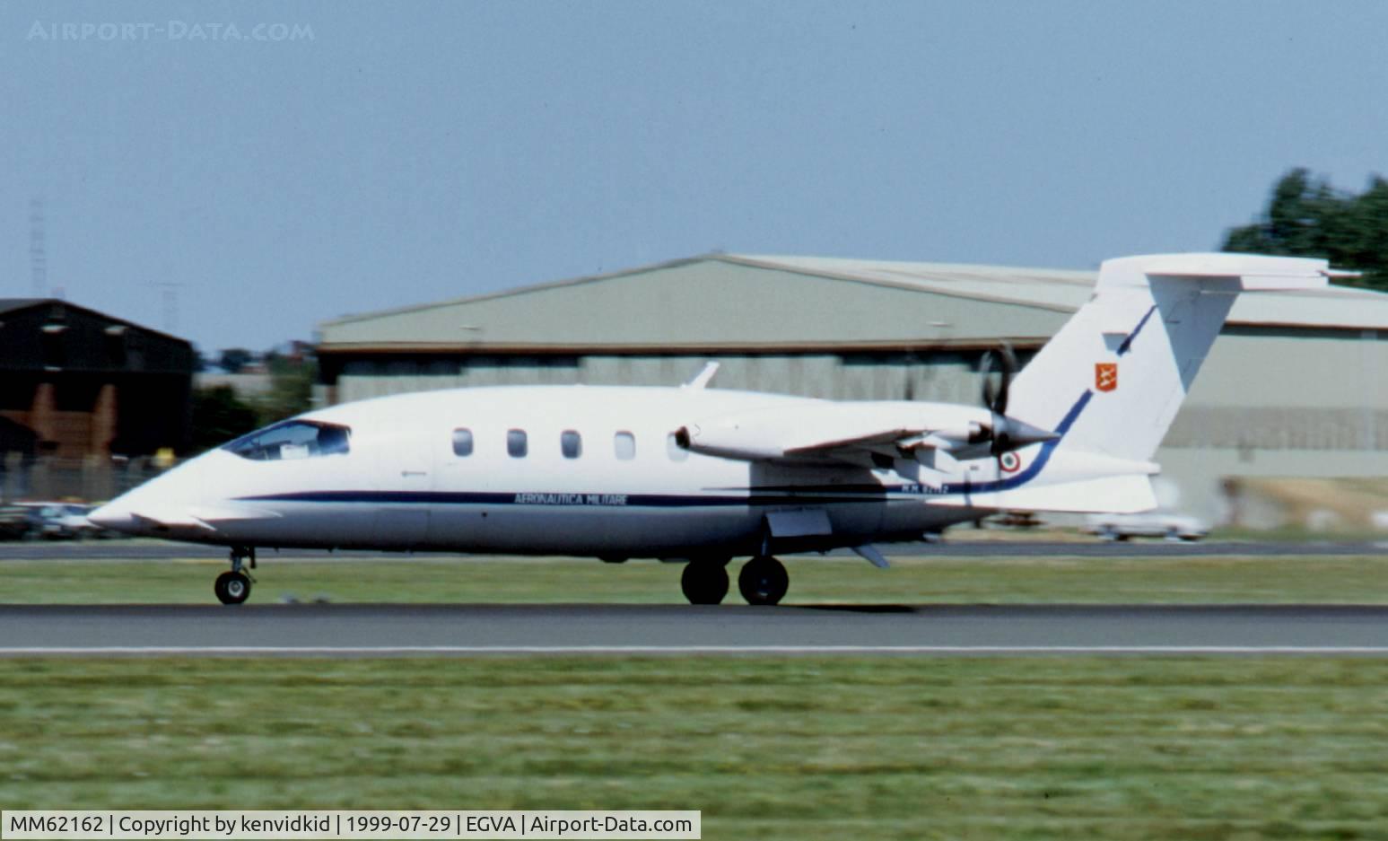 MM62162, Piaggio P-180AM Avanti C/N 1028, Arriving at the 1999 RIAT.