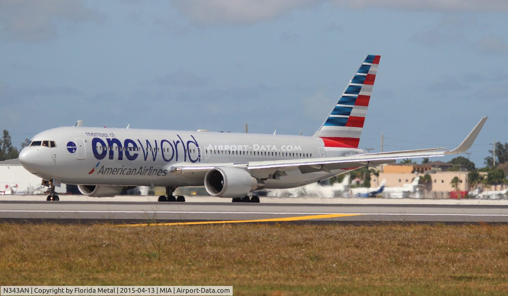 N343AN, 2003 Boeing 767-323 C/N 33082, American