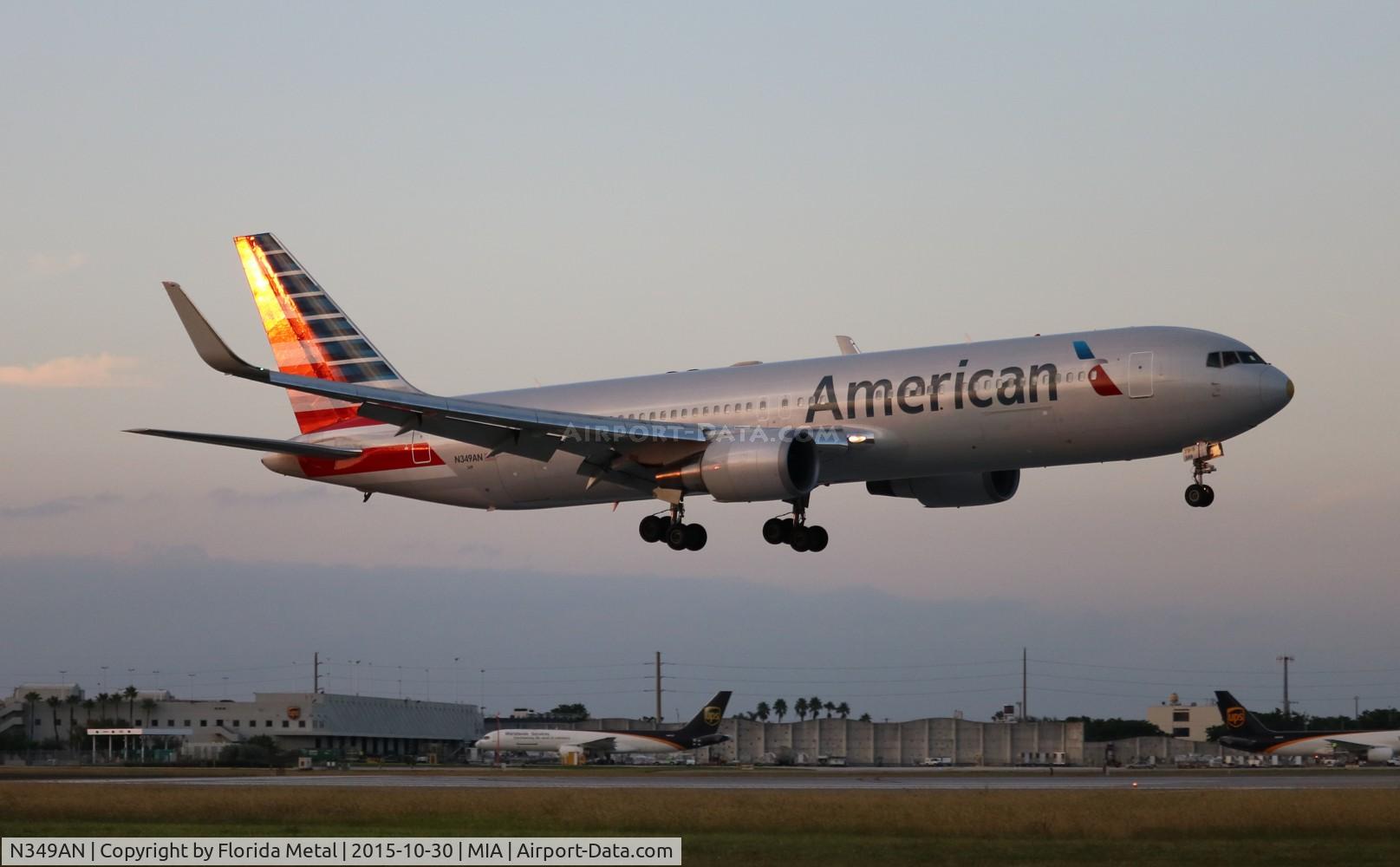 N349AN, 2003 Boeing 767-323 C/N 33088, American