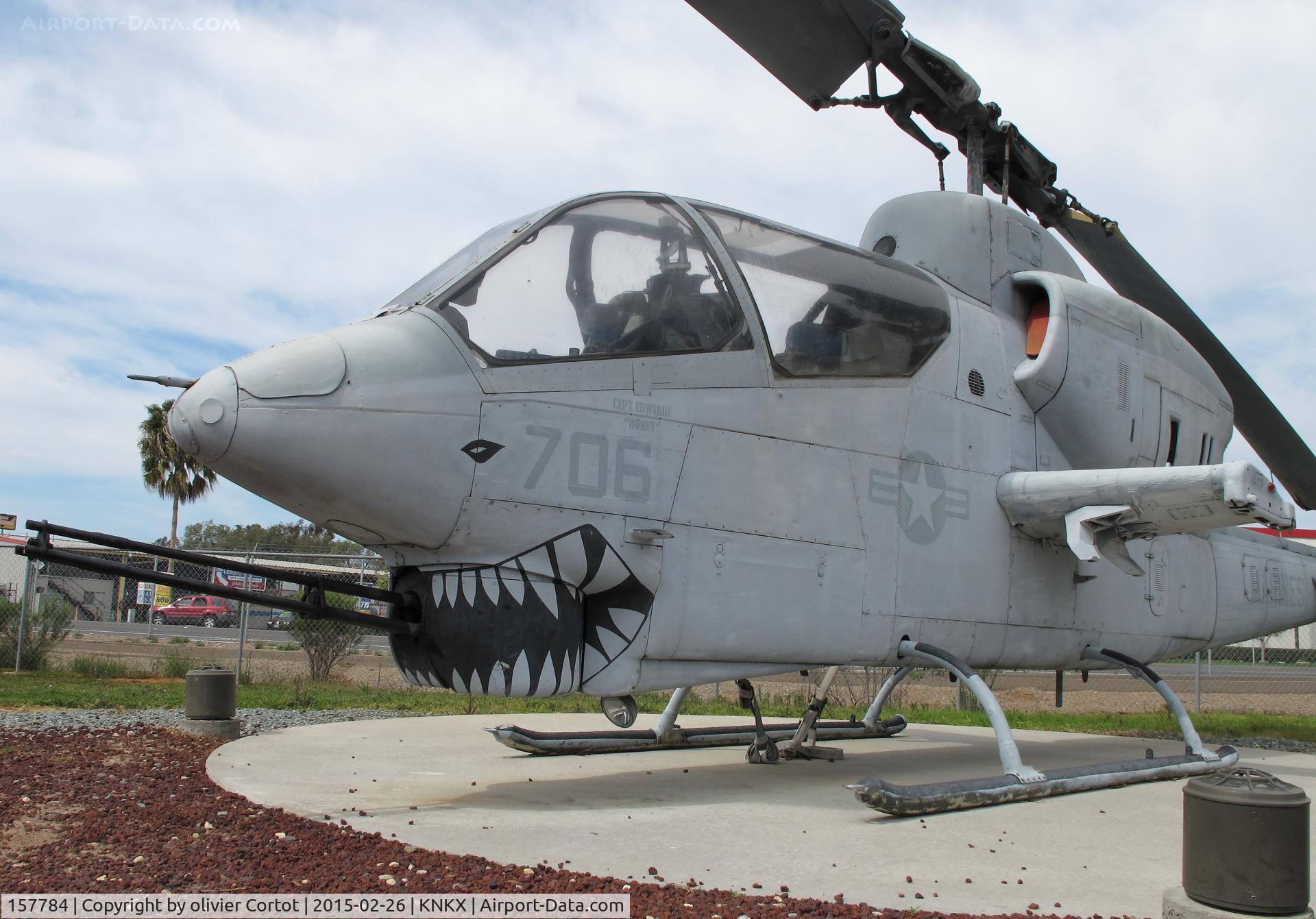 157784, Bell AH-1J Sea Cobra C/N 26028, sharkmouth