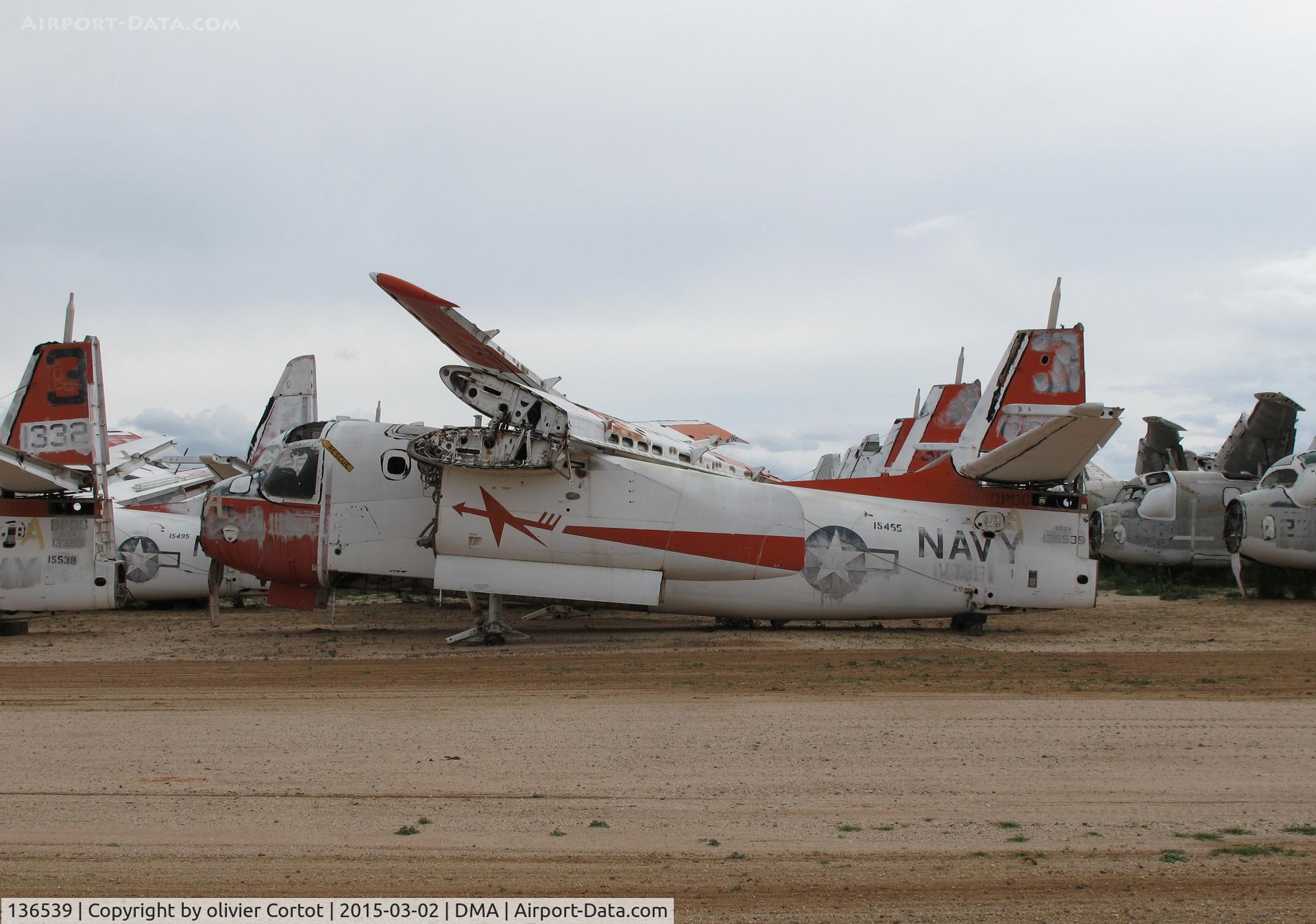 136539, Grumman S2F-1 Tracker Tracker C/N 448, in a private field