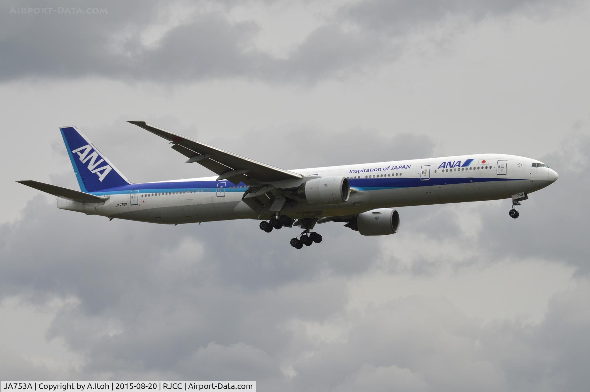 JA753A, 1998 Boeing 777-381 C/N 28273, RJCC RWY 19L FINAL APP