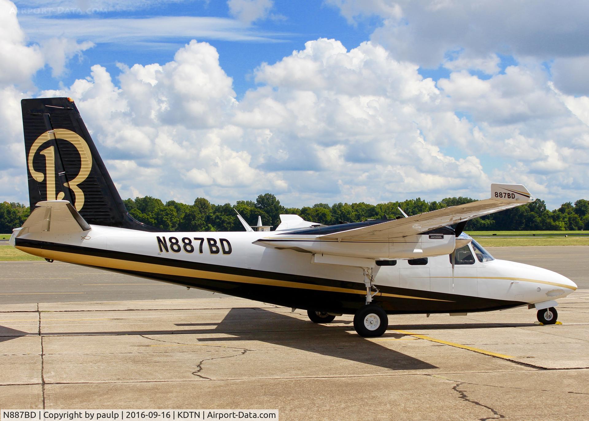 N887BD, 1963 Aero Commander 500-A C/N 500A-1249-74, At Downtown Shreveport.