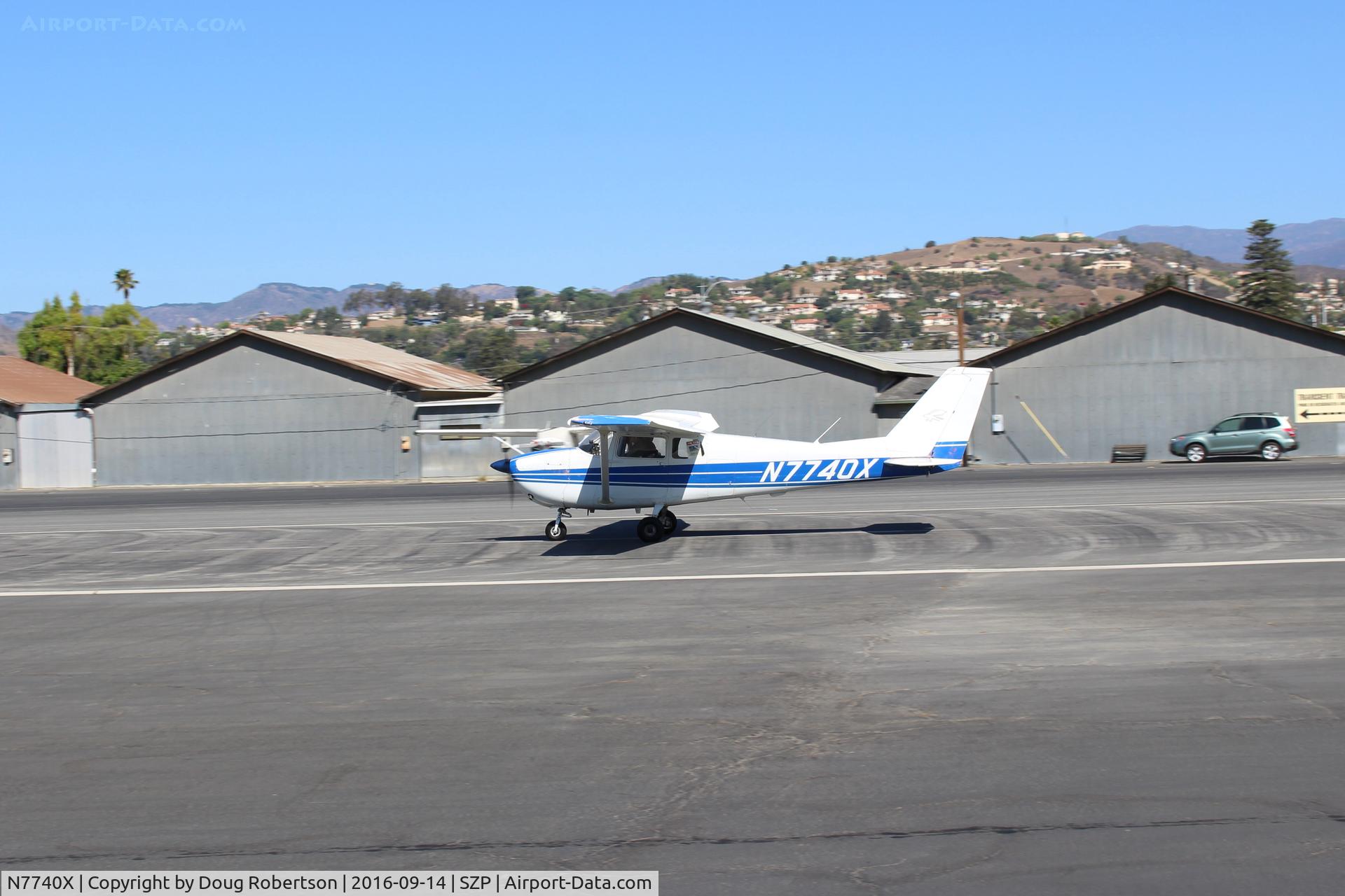 N7740X, 1960 Cessna 172B C/N 17248240, 1960 Cessna 172B SKYHAWK, Continental O-300 6 cylinder 145 Hp, takeoff roll Rwy 22.