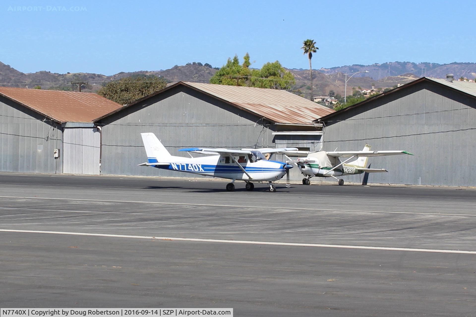 N7740X, 1960 Cessna 172B C/N 17248240, 1960 Cessna 172B SKYHAWK, Continental O-300 6 cylinder 145 Hp, taxi to Rwy 22