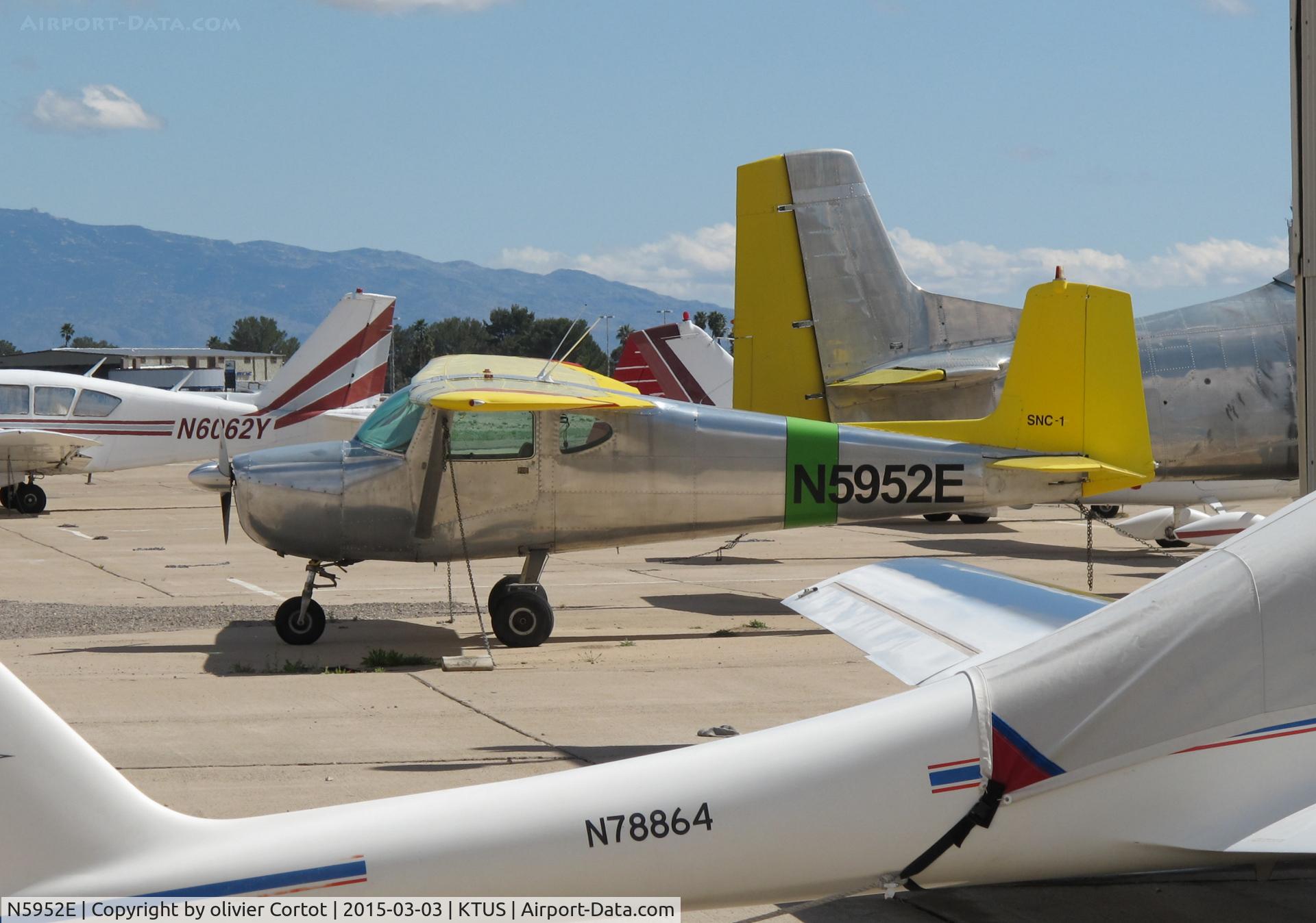 N5952E, 1959 Cessna 150 C/N 17452, Tucson airport