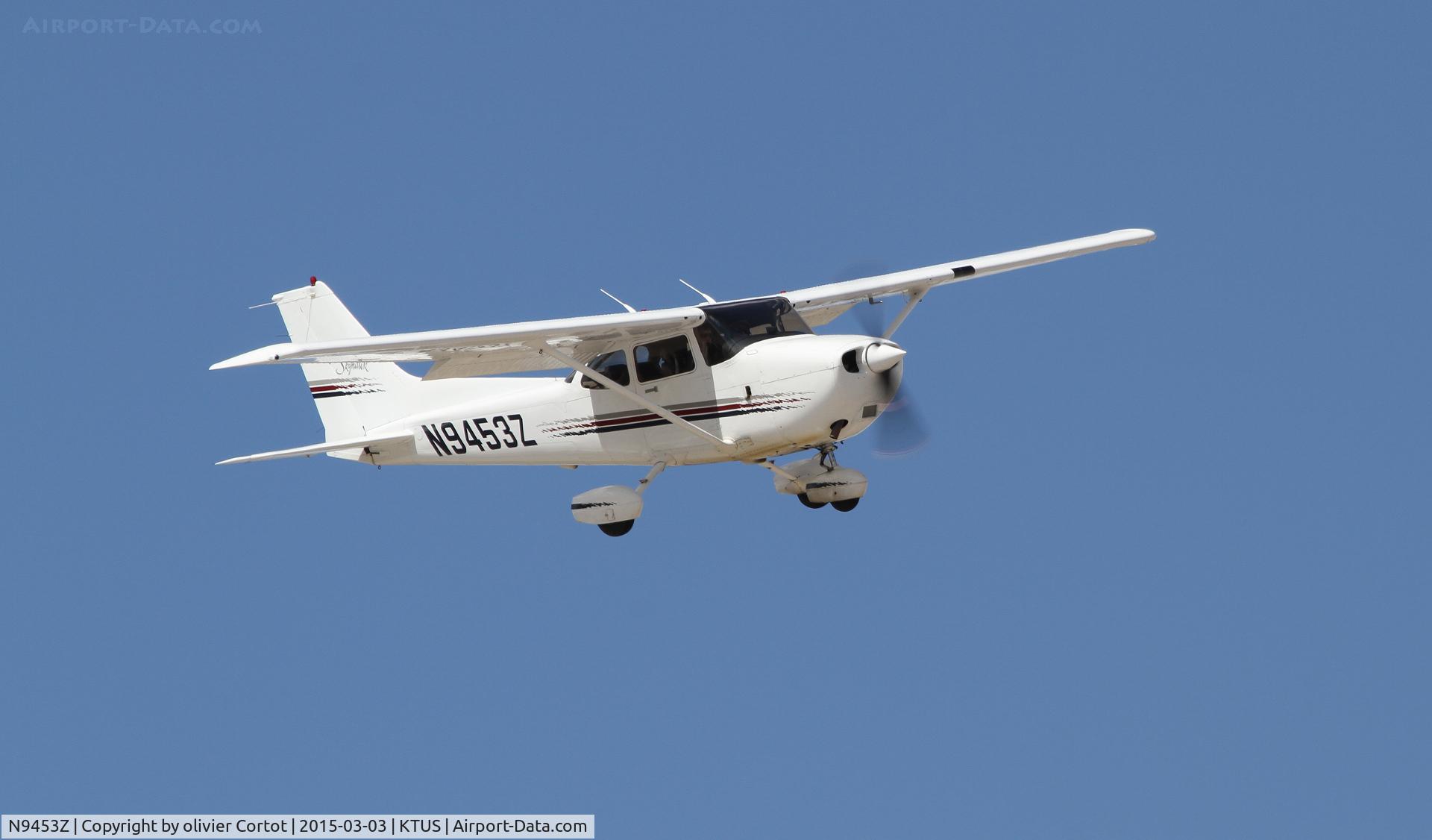 N9453Z, 1997 Cessna 172R C/N 17280193, landing in tucson