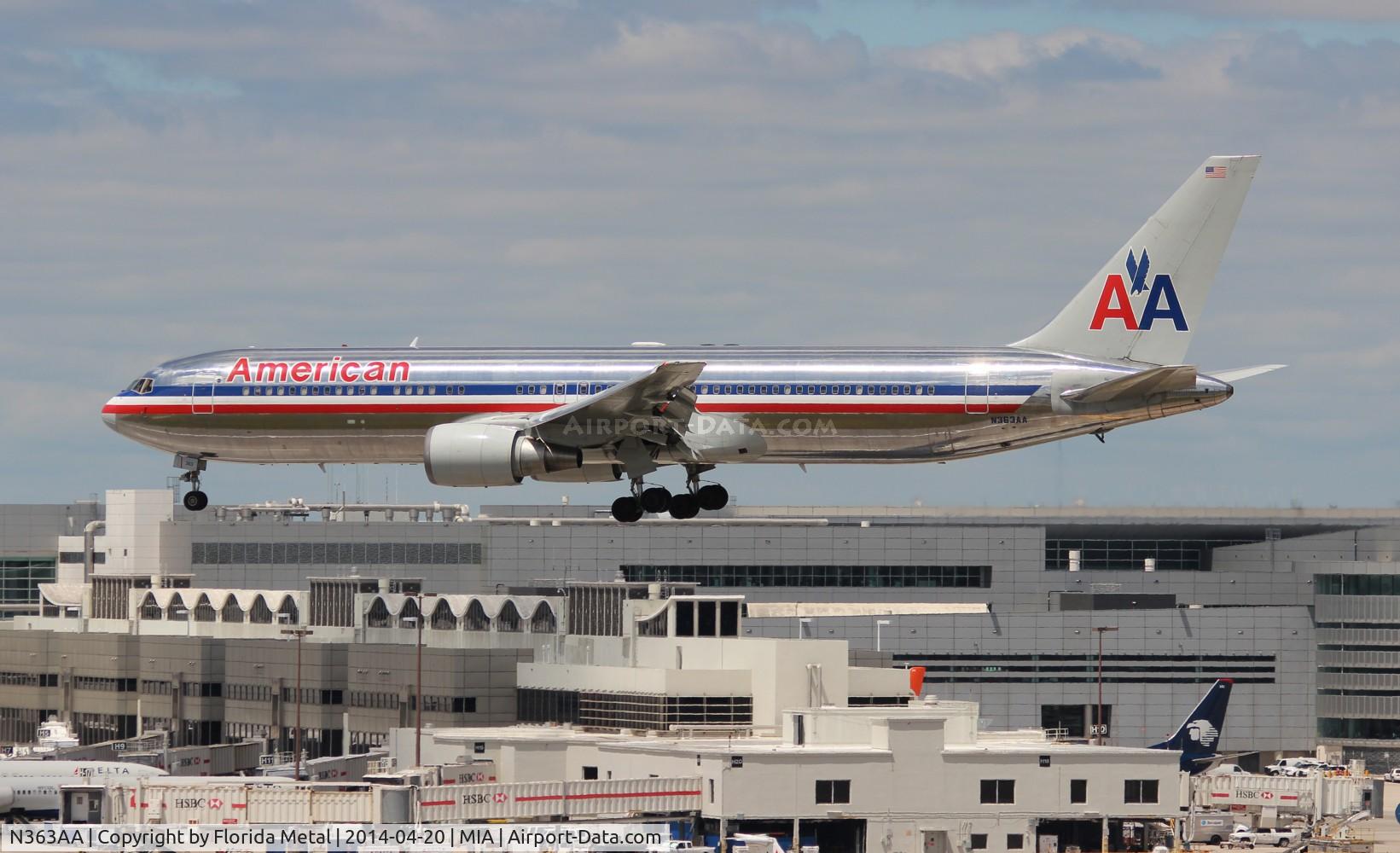 N363AA, 1988 Boeing 767-323 C/N 24044, American