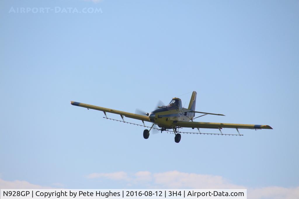 N928GP, Air Tractor Inc AT-402B C/N 402B-1242, N928GP Air Tractor Inc AT-402B c/n 402B-1242 short finals at Hillsboro North Dakota