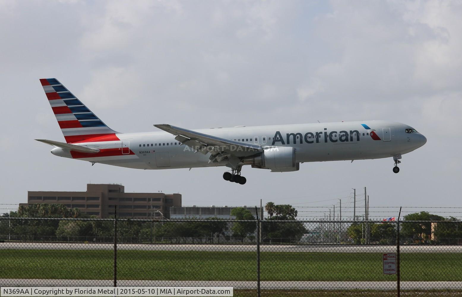 N369AA, 1992 Boeing 767-323 C/N 25196, American