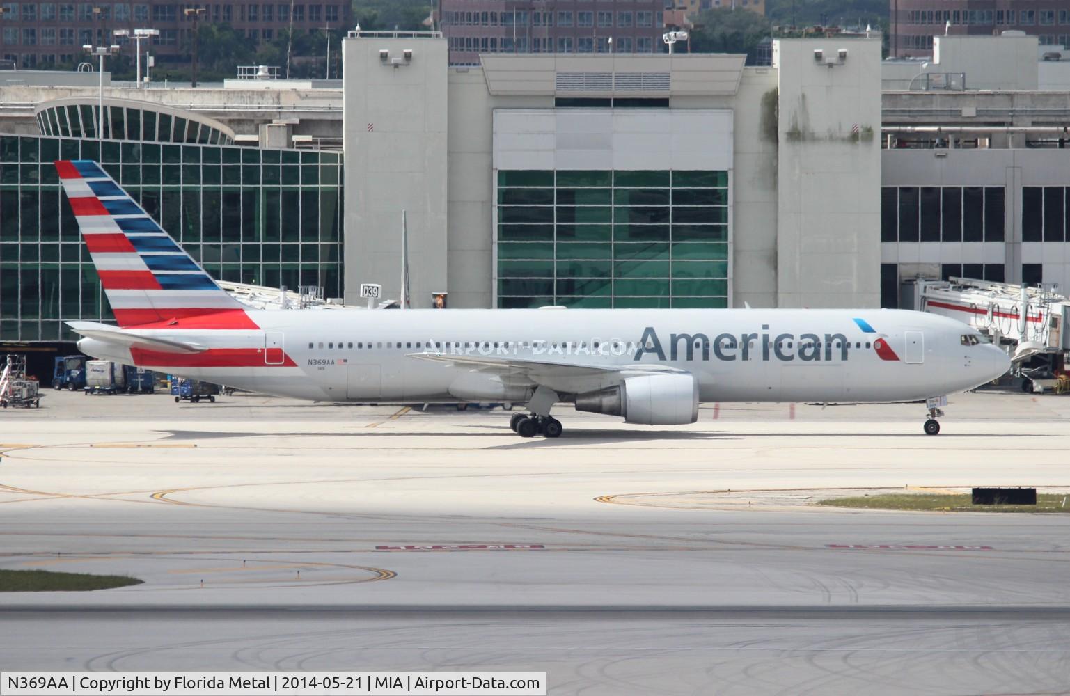 N369AA, 1992 Boeing 767-323 C/N 25196, American