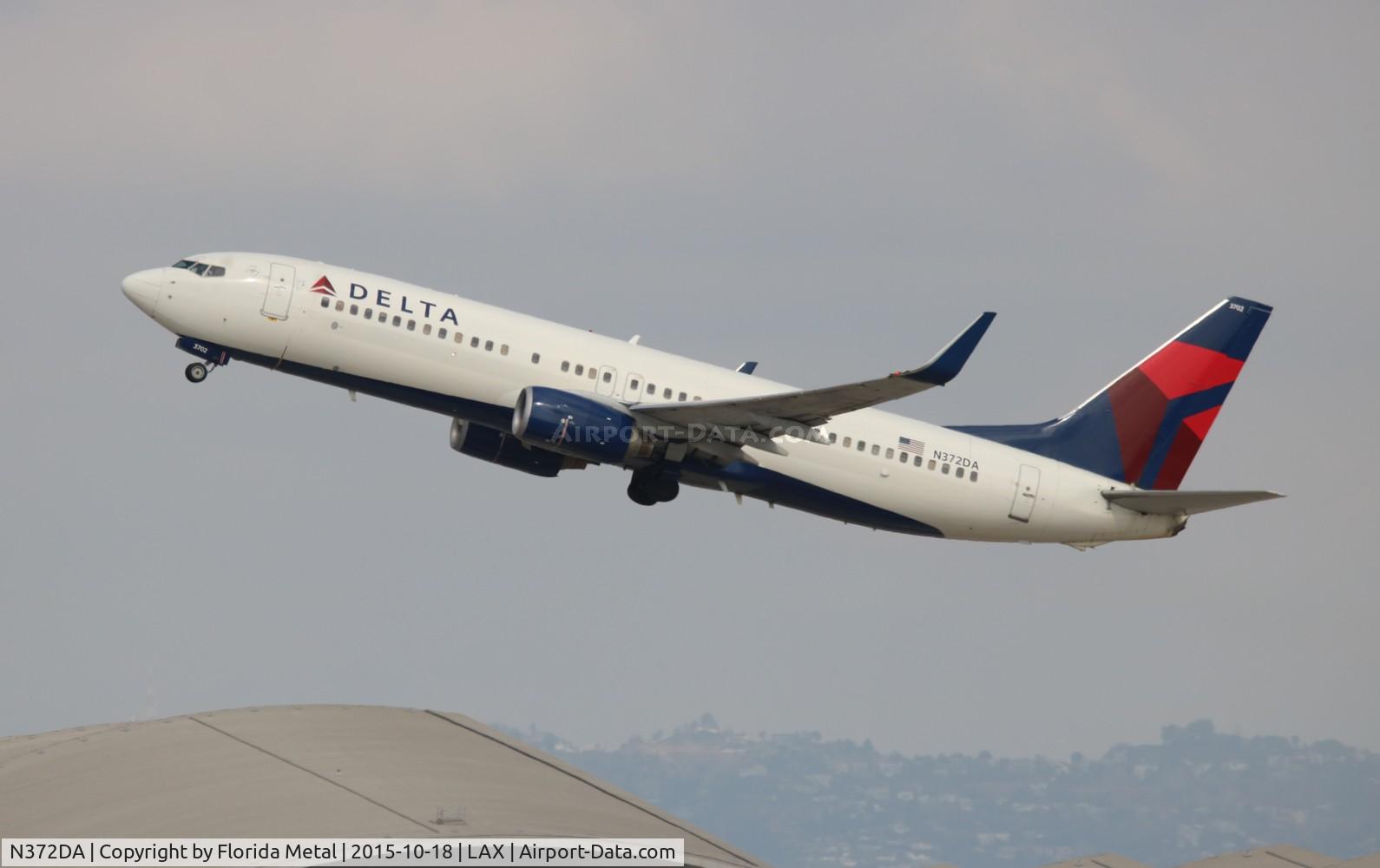 N372DA, 1998 Boeing 737-832 C/N 29620, Delta