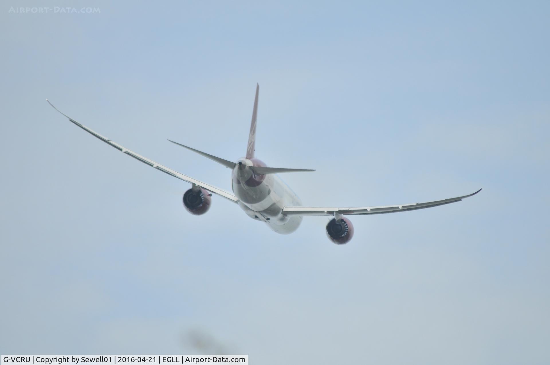 G-VCRU, 2015 Boeing 787-9 Dreamliner C/N 37972, Departing LHR