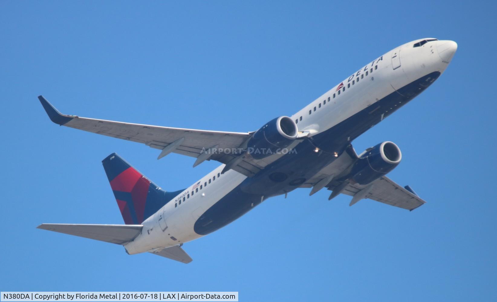N380DA, 1999 Boeing 737-832 C/N 30266, Delta