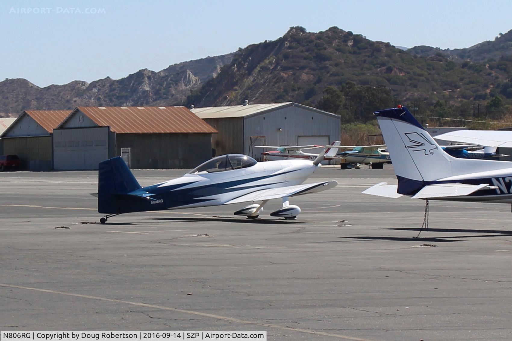 N806RG, 2006 Vans RV-4 C/N 806, 2006 Gray VAN's RV-4, unknown engine, on transient line