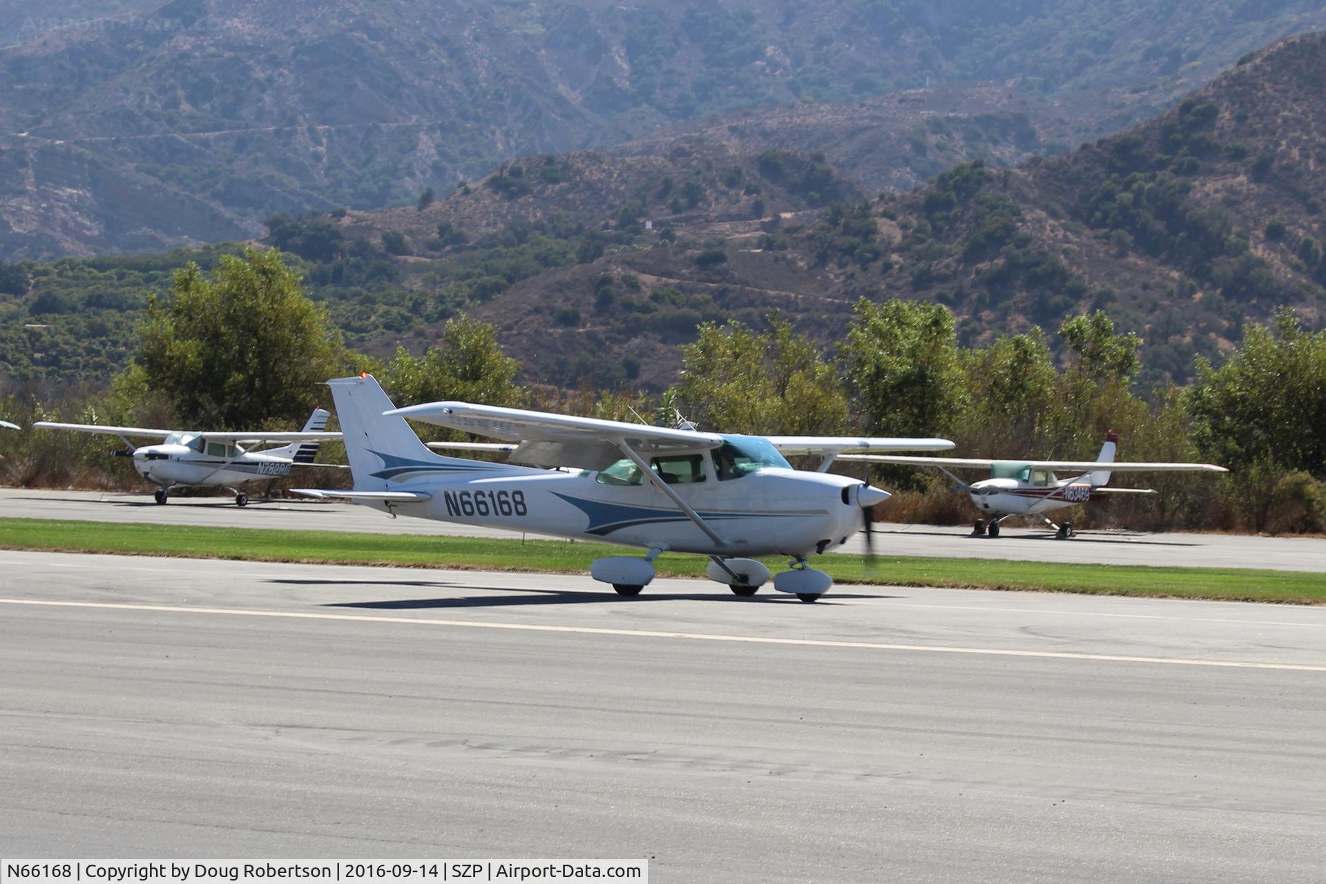 N66168, 1983 Cessna 172P C/N 17275974, 1983 Cessna 172P, Lycoming O-320-D2J 160 Hp, landing roll Rwy 22