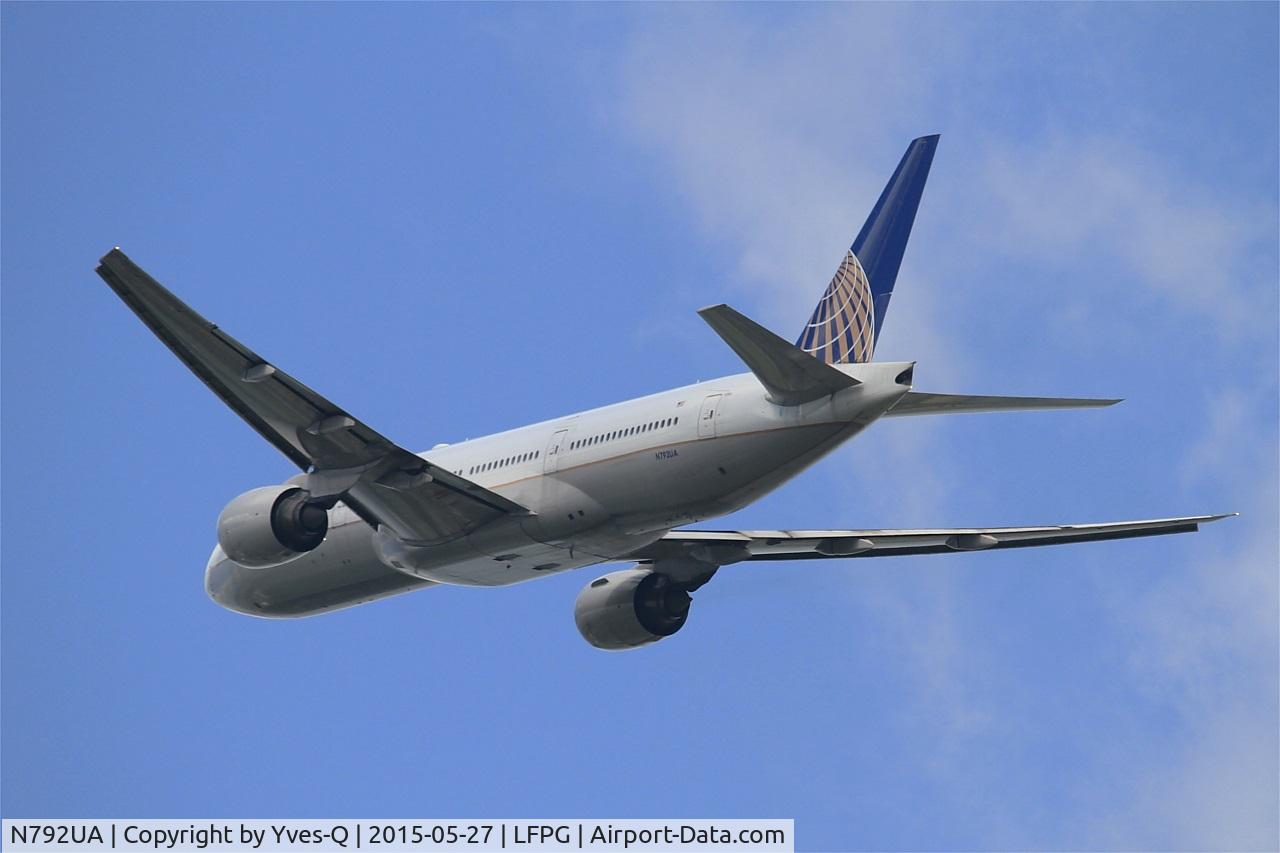 N792UA, 1997 Boeing 777-222 C/N 26934, Boeing 777-222, Take off rwy 27L, Roissy Charles De Gaulle airport (LFPG-CDG)